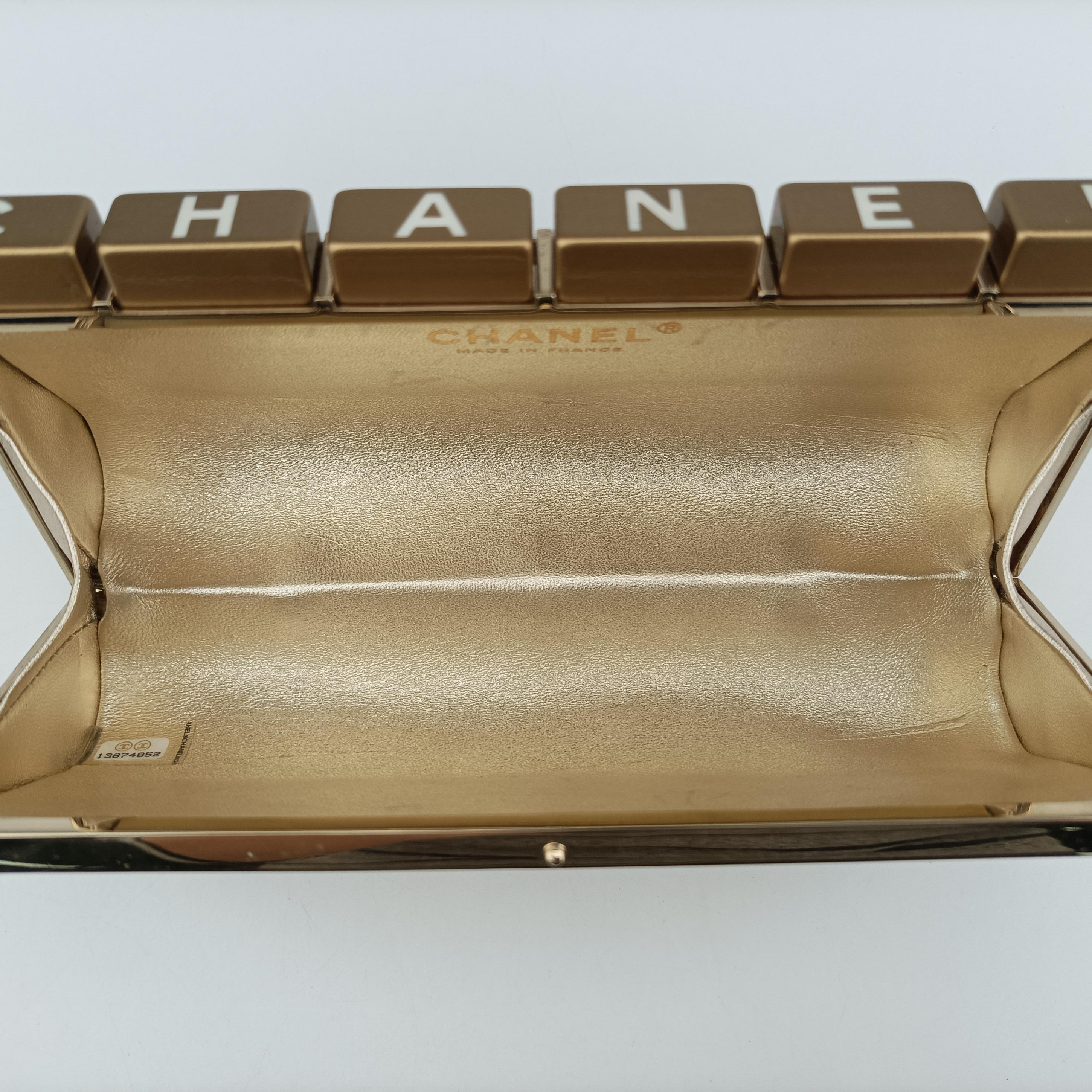 Secondhand Chanel Iconic Novelty Golden Enamel A37067 shoulderbag | stylenewstar