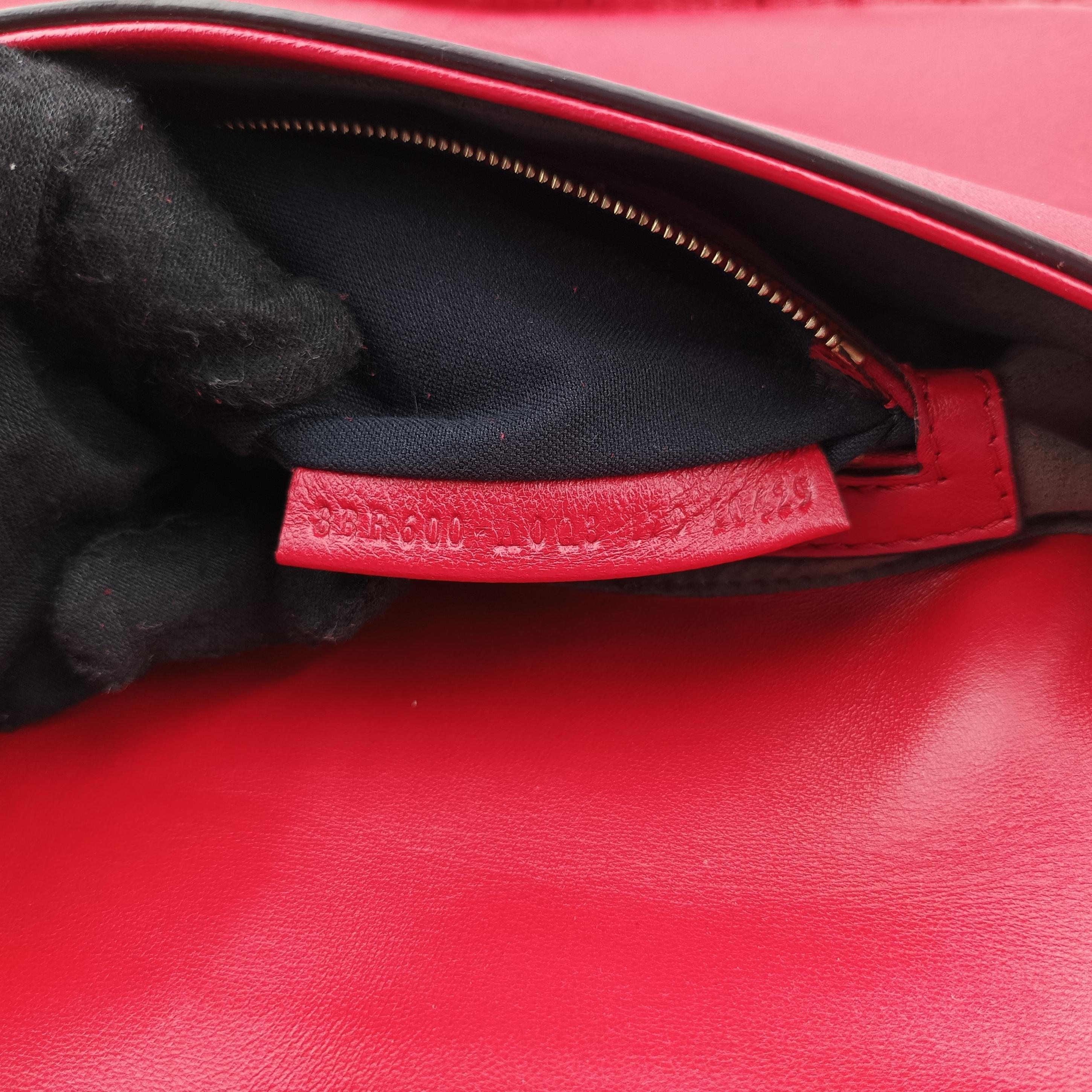 Secondhand Fendi BAGUETTE Red Leather 8BR600 shoulderbag | stylenewstar