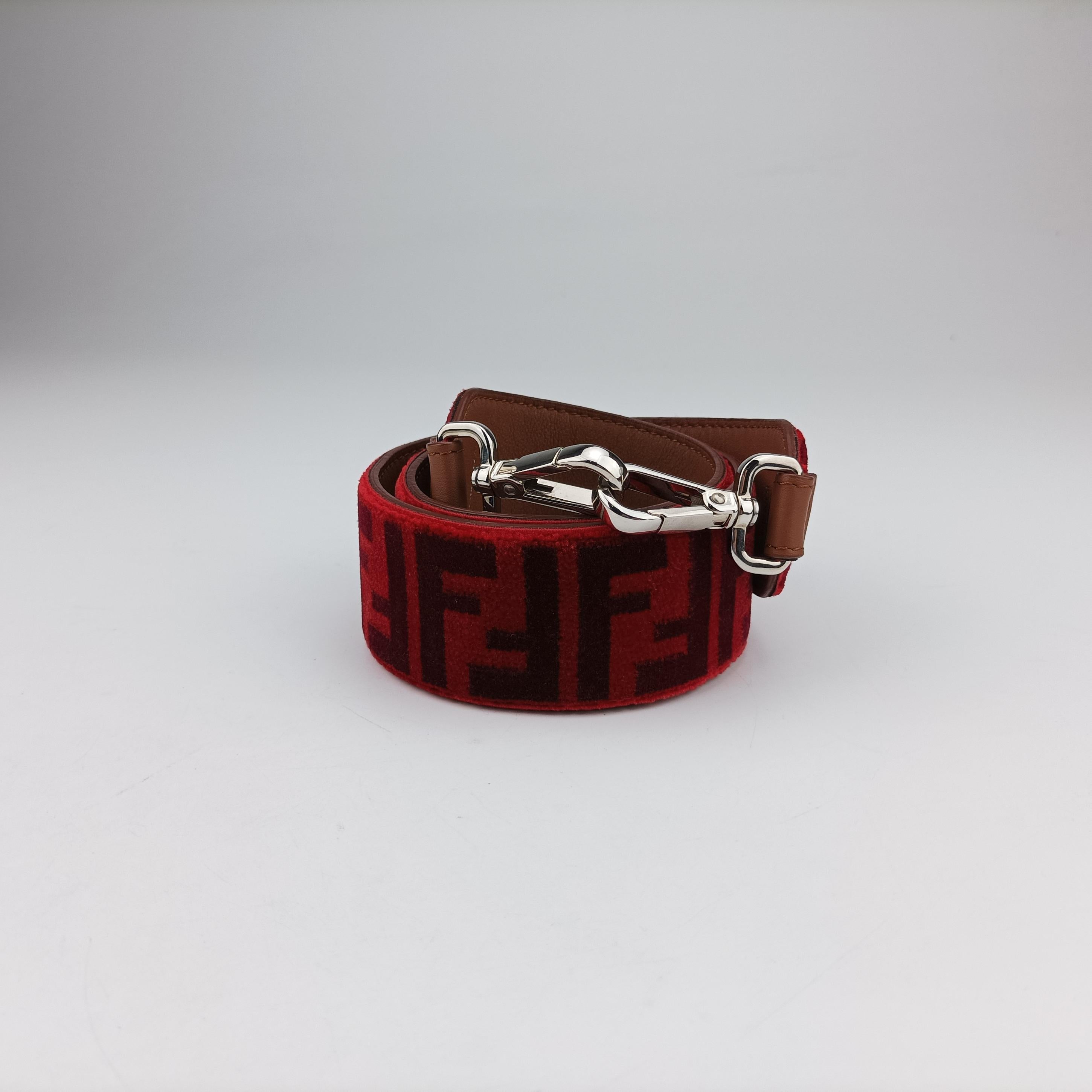 Secondhand Fendi BAGUETTE Red Leather 8BR600 shoulderbag | stylenewstar