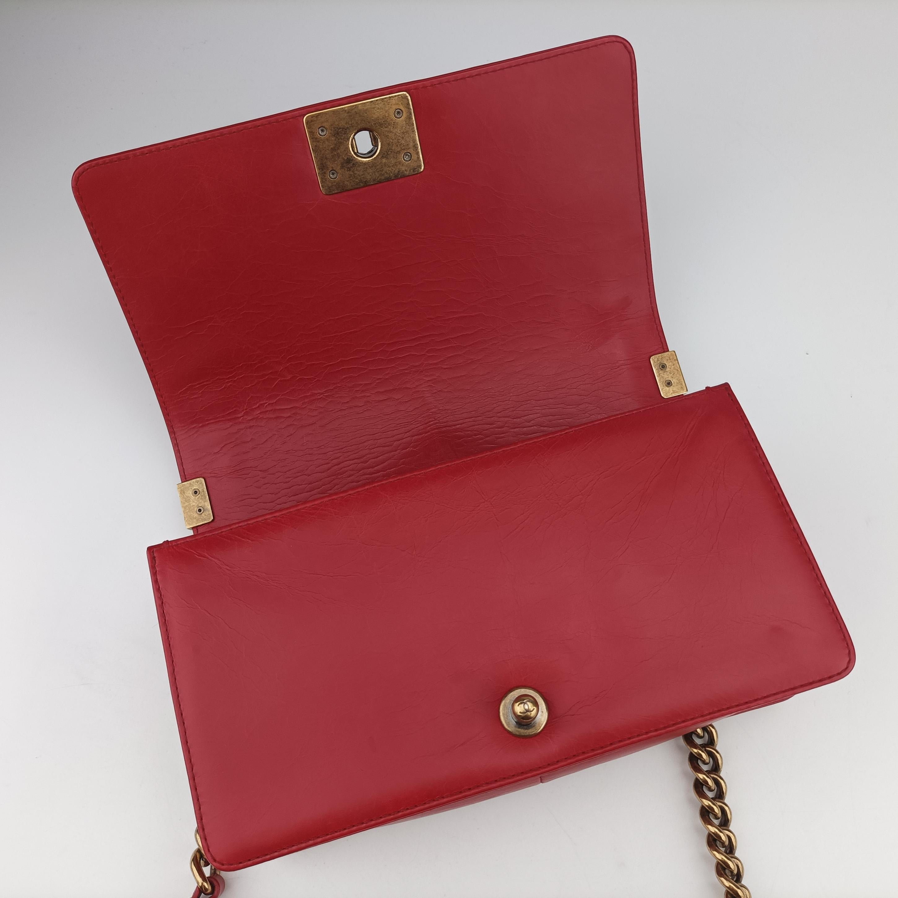 Pre-owned Chanel BOY CHANEL Red Leather A67086 shoulderbag | stylenewstar