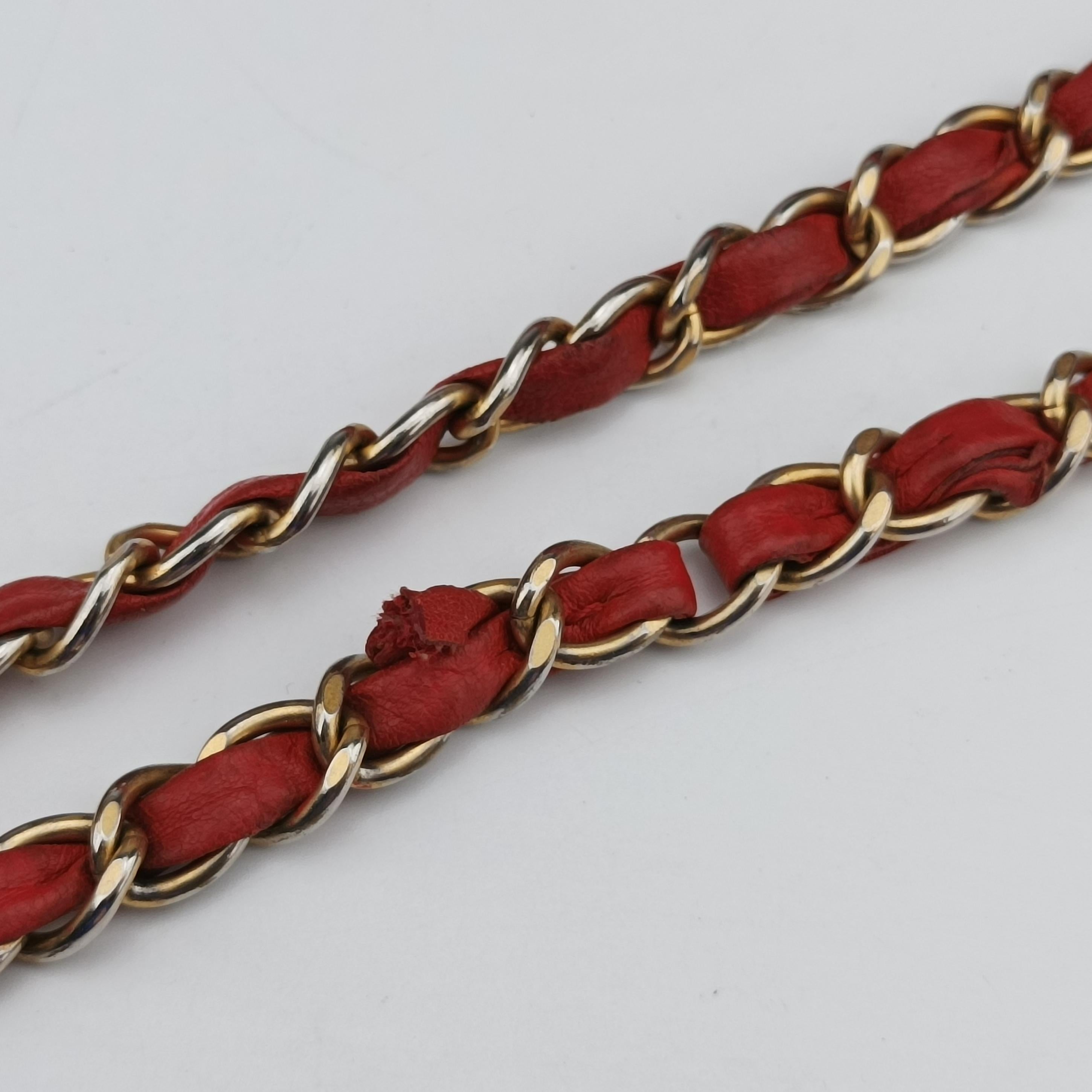 Pre-owned Chanel V stitch Red lambskin A92088 shoulderbag | stylenewstar