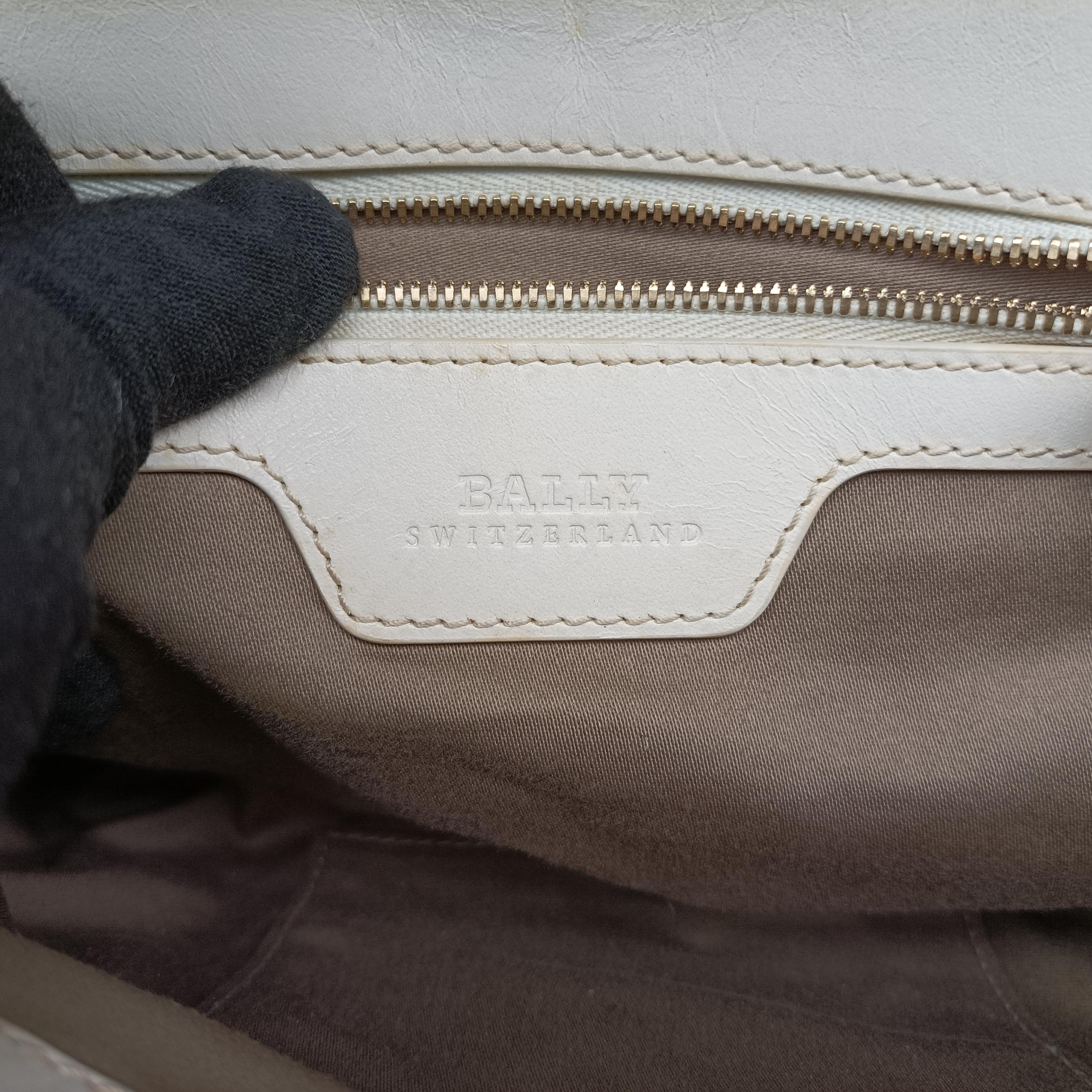 Secondhand Bally Medium Boston Golf Black x White leather  shoulderbag | stylenewstar