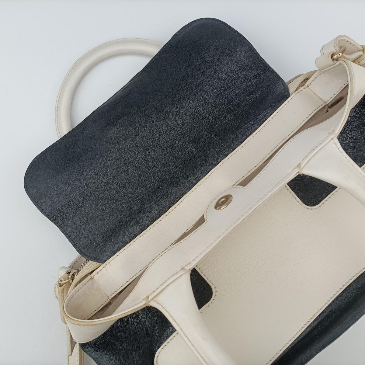 Secondhand Bally Medium Boston Golf Black x White leather  shoulderbag | stylenewstar