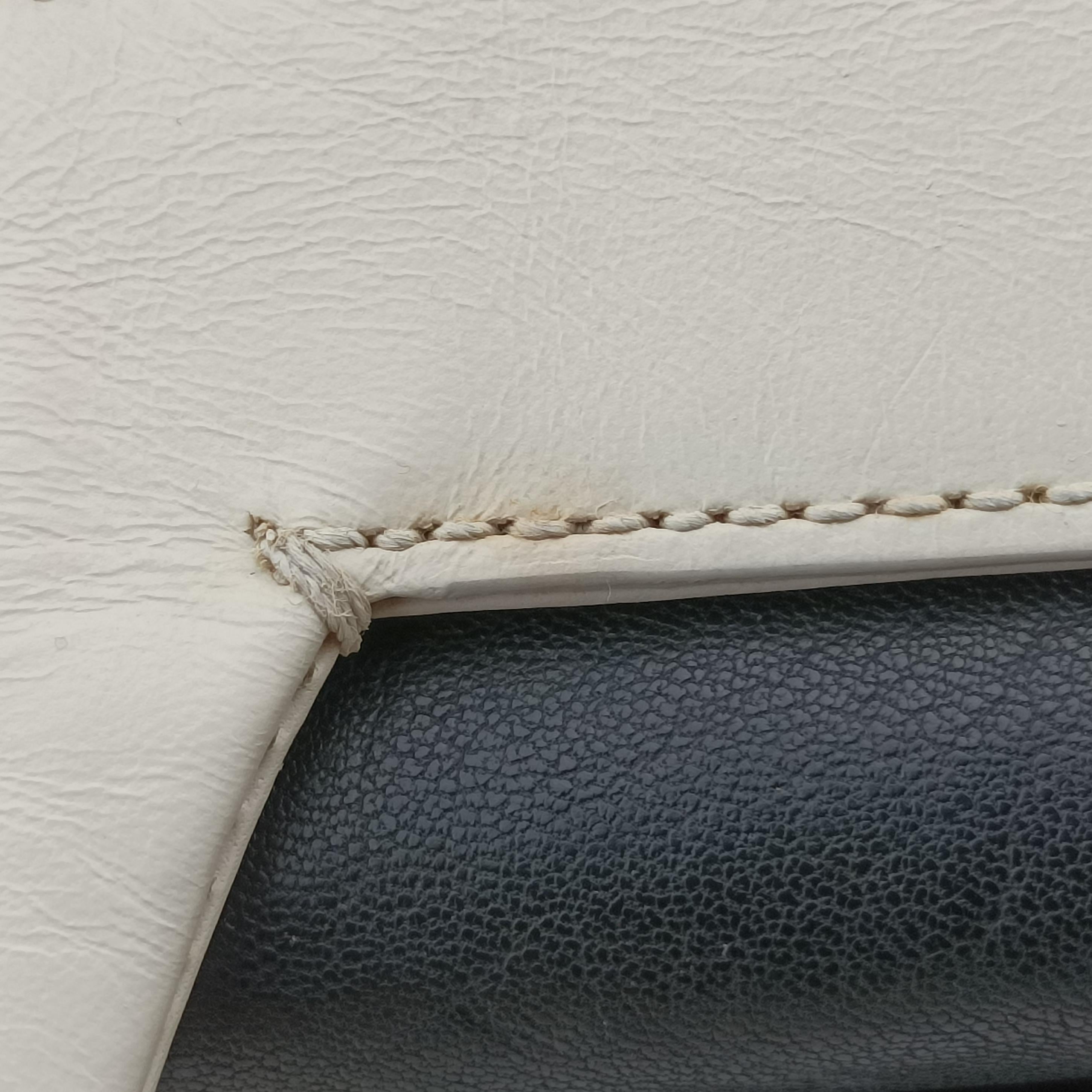 Secondhand Bally Medium Boston Golf Black x White leather  shoulderbag | stylenewstar