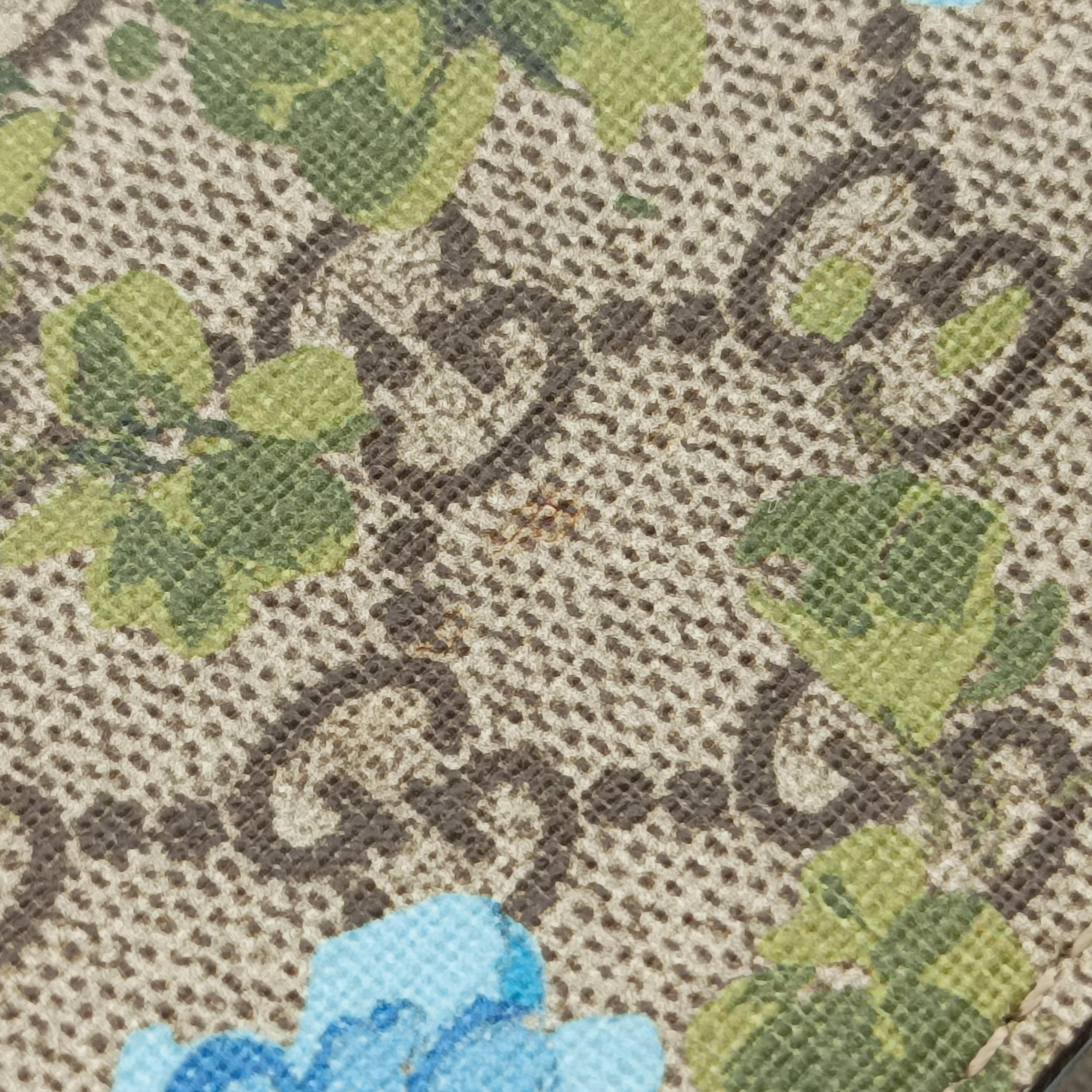 Pre-owned Gucci GG Supreme Linea C Blooms GucciGhost Beige x Multicolour PVC coated canvas 414476 shoulderbag | stylenewstar