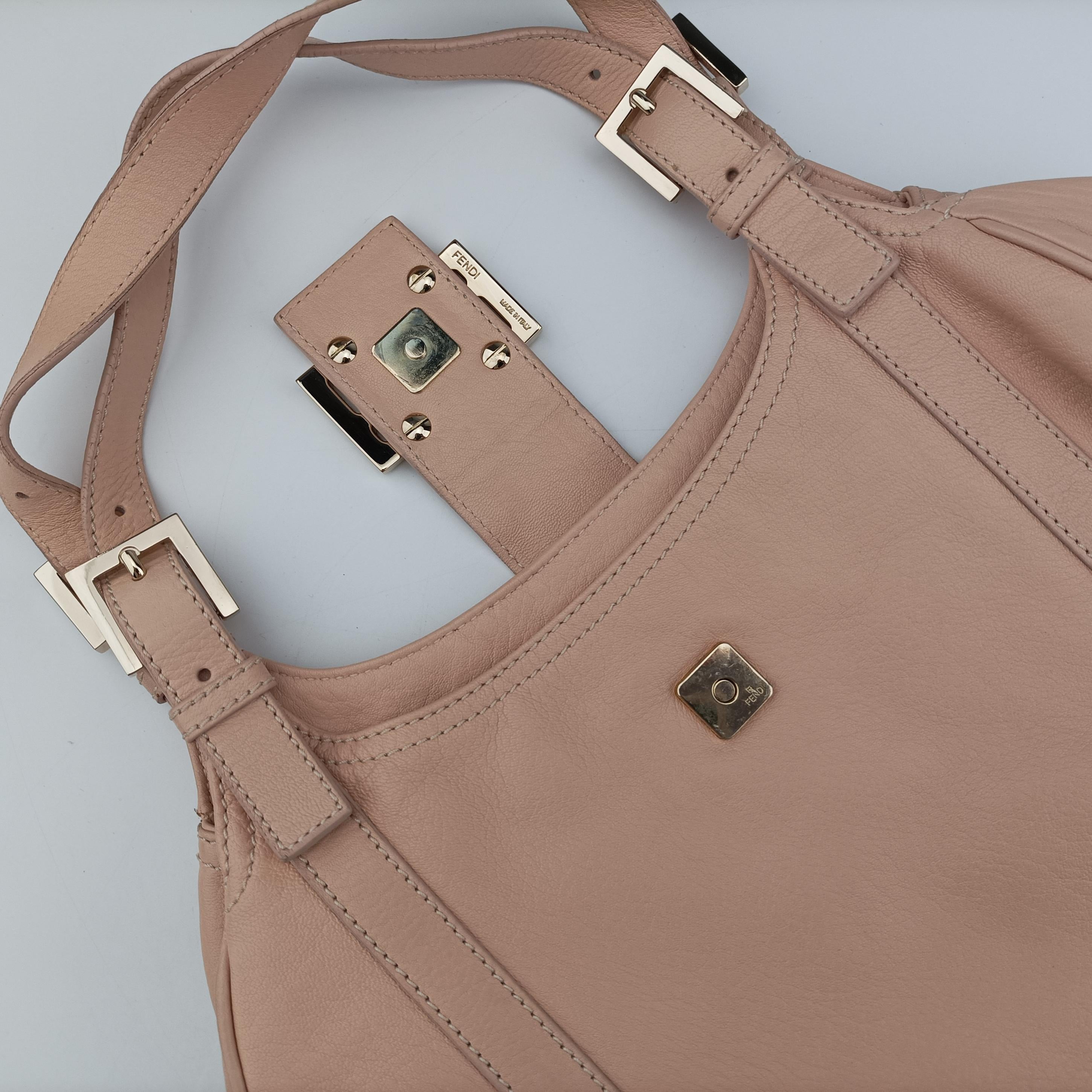 Pre-owned Fendi Mamma Baguette Pink Leather 8BR463 clutchbag | stylenewstar