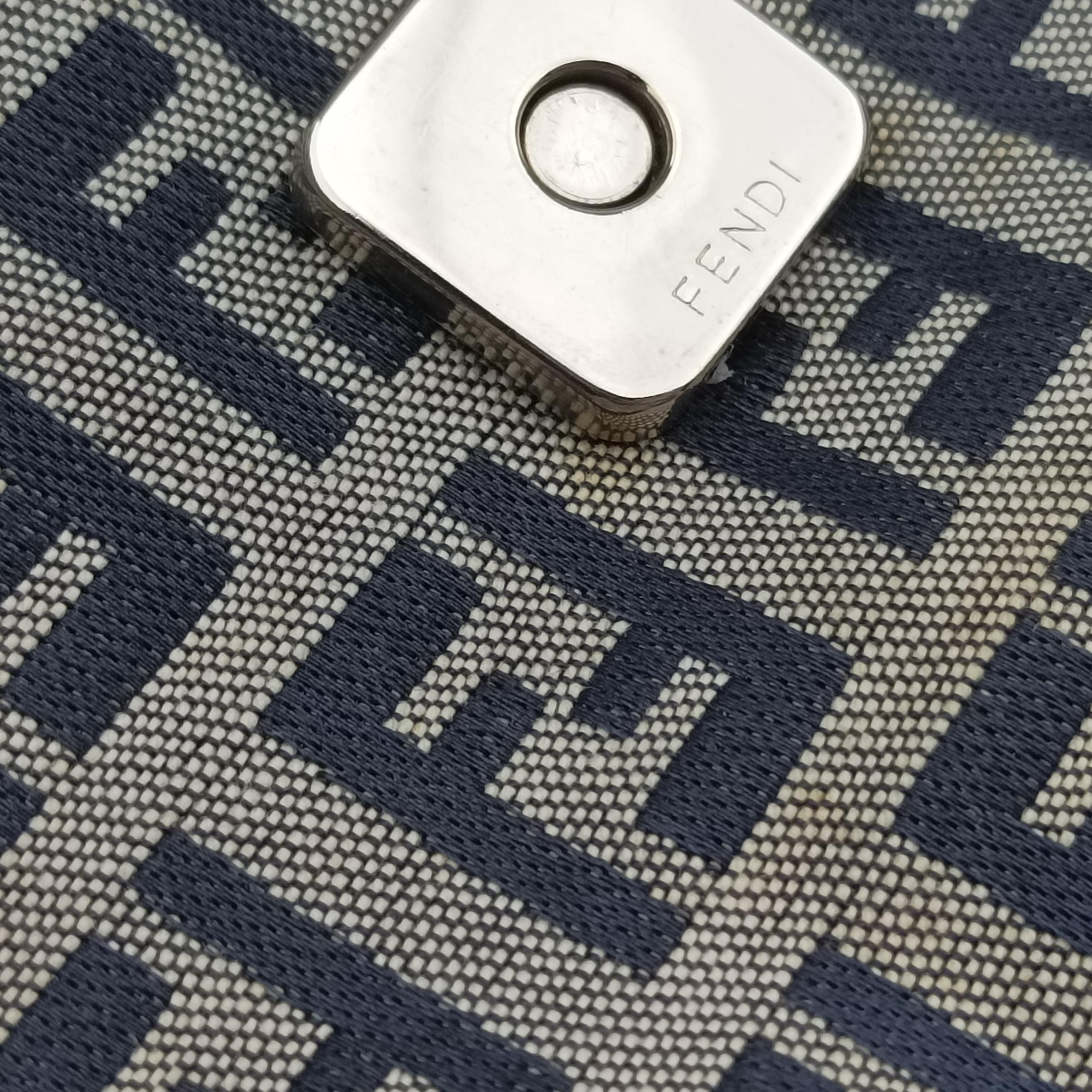 Secondhand Fendi Baguette Navy Jacquard 26424 shoulderbag | stylenewstar