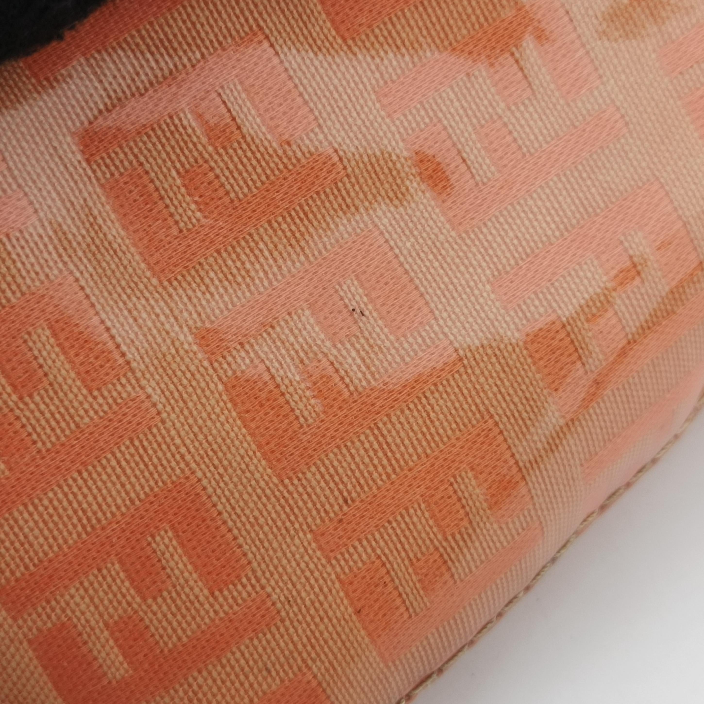 Pre-owned Fendi Baguette Pink Patent  shoulderbag | stylenewstar