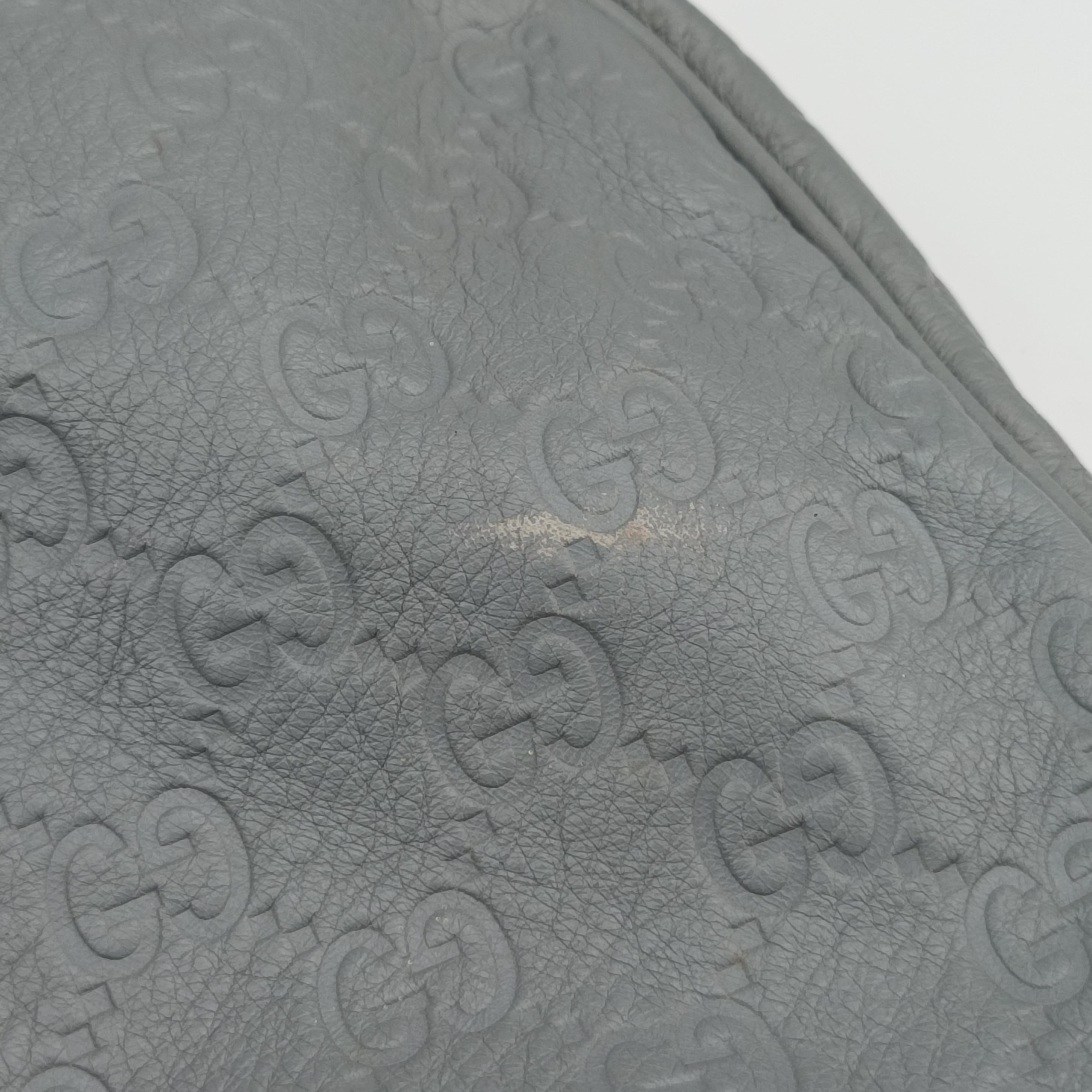 Secondhand Gucci GG plus GG Supreme Briefcase Grey Leather 201480 shoulderbag | stylenewstar