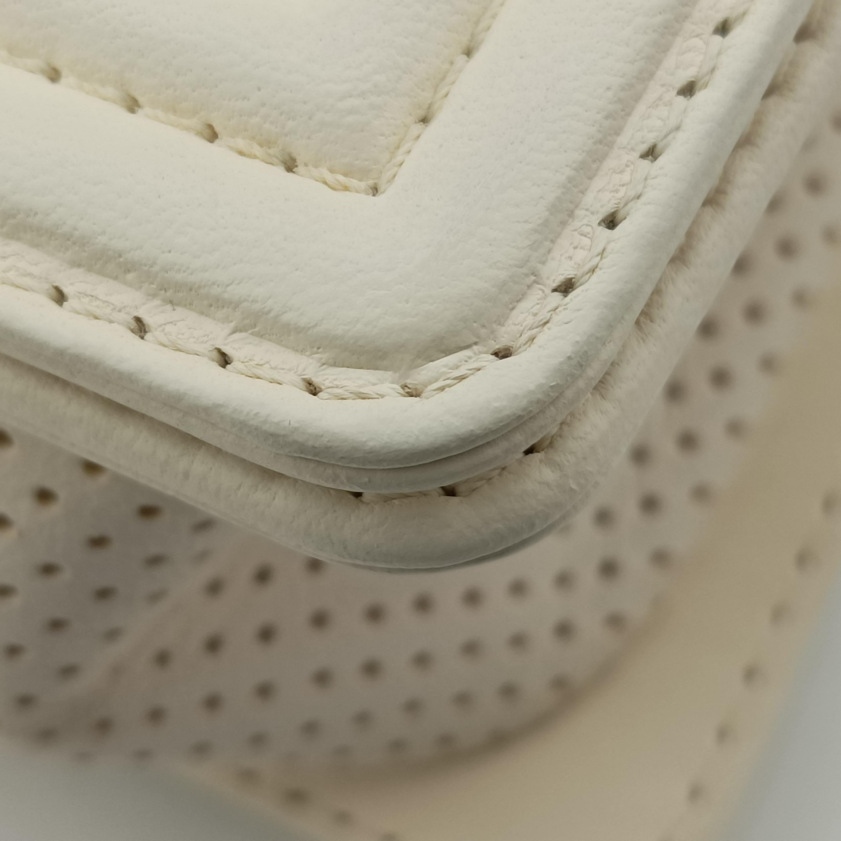 Pre-owned Chanel BOY CHANEL White Leather A67086 shoulderbag | stylenewstar