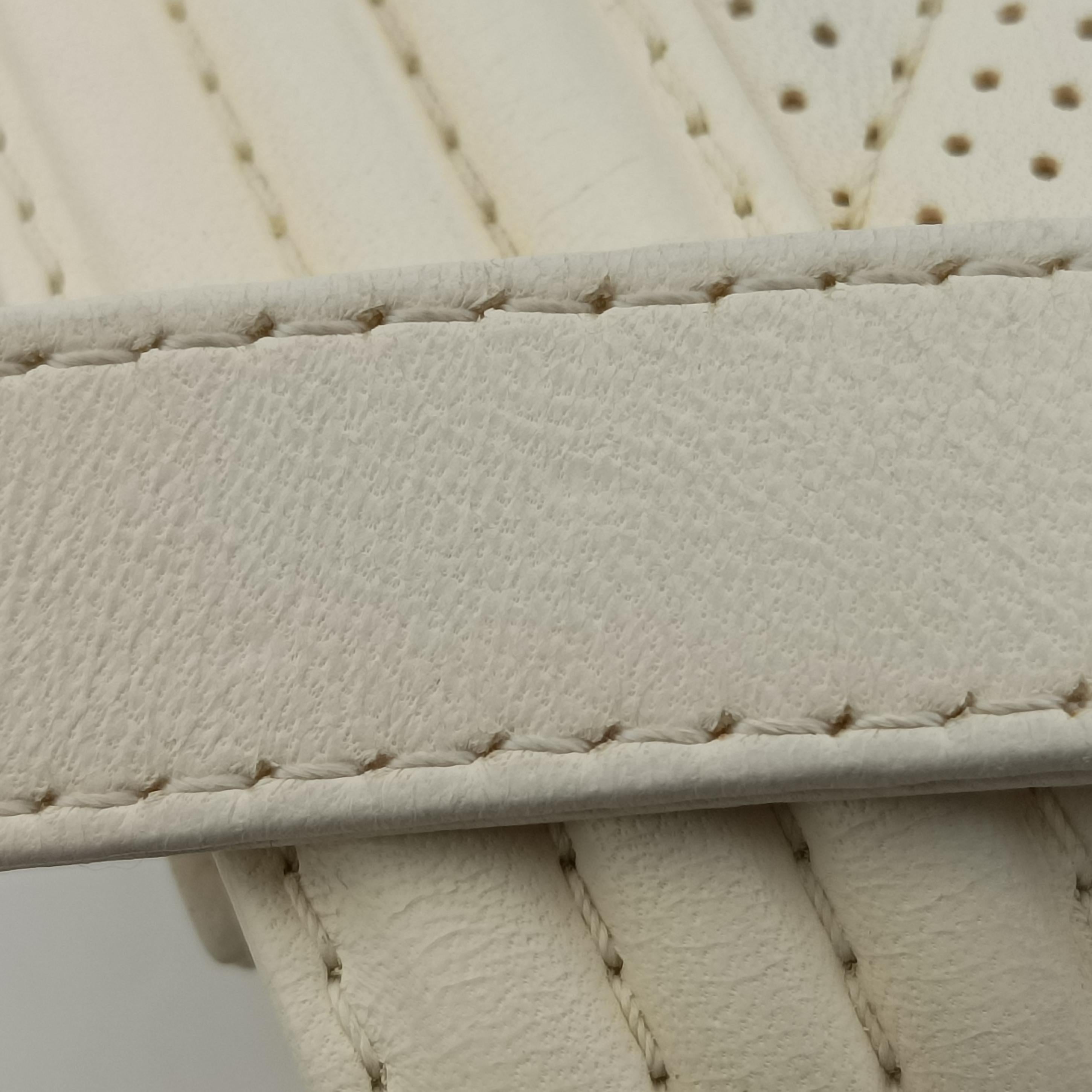 Pre-owned Chanel BOY CHANEL White Leather A67086 shoulderbag | stylenewstar