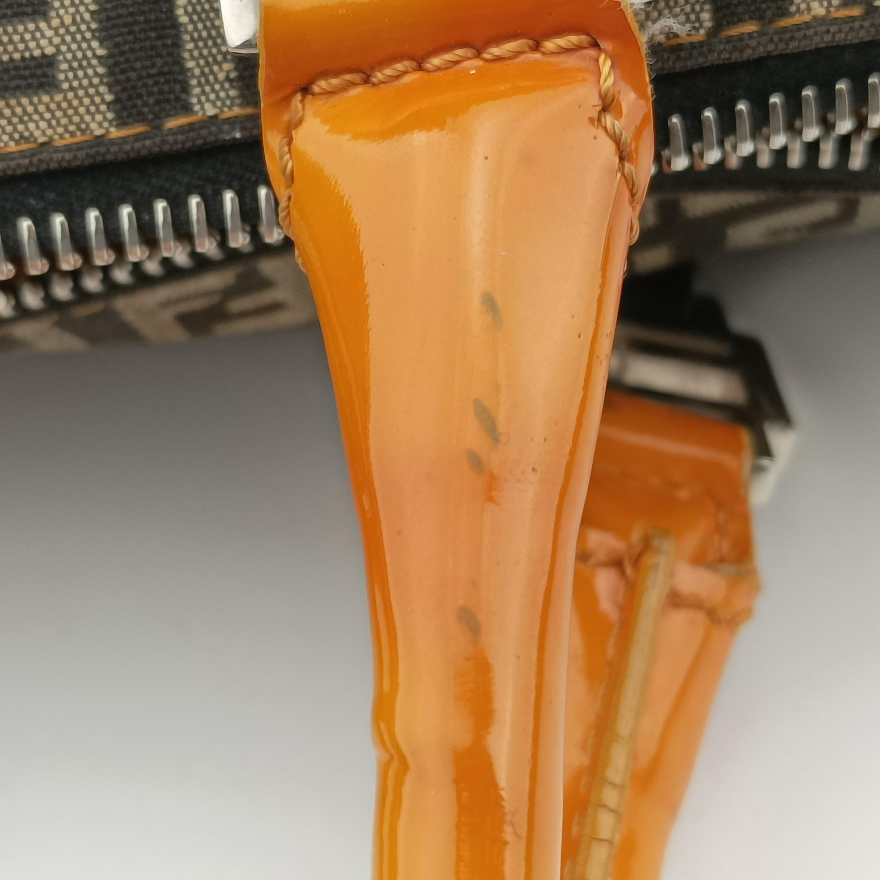 Pre-owned Fendi Zucchino Glitter Logo Multicolour canvas×patent 8BL068 handbag | stylenewstar