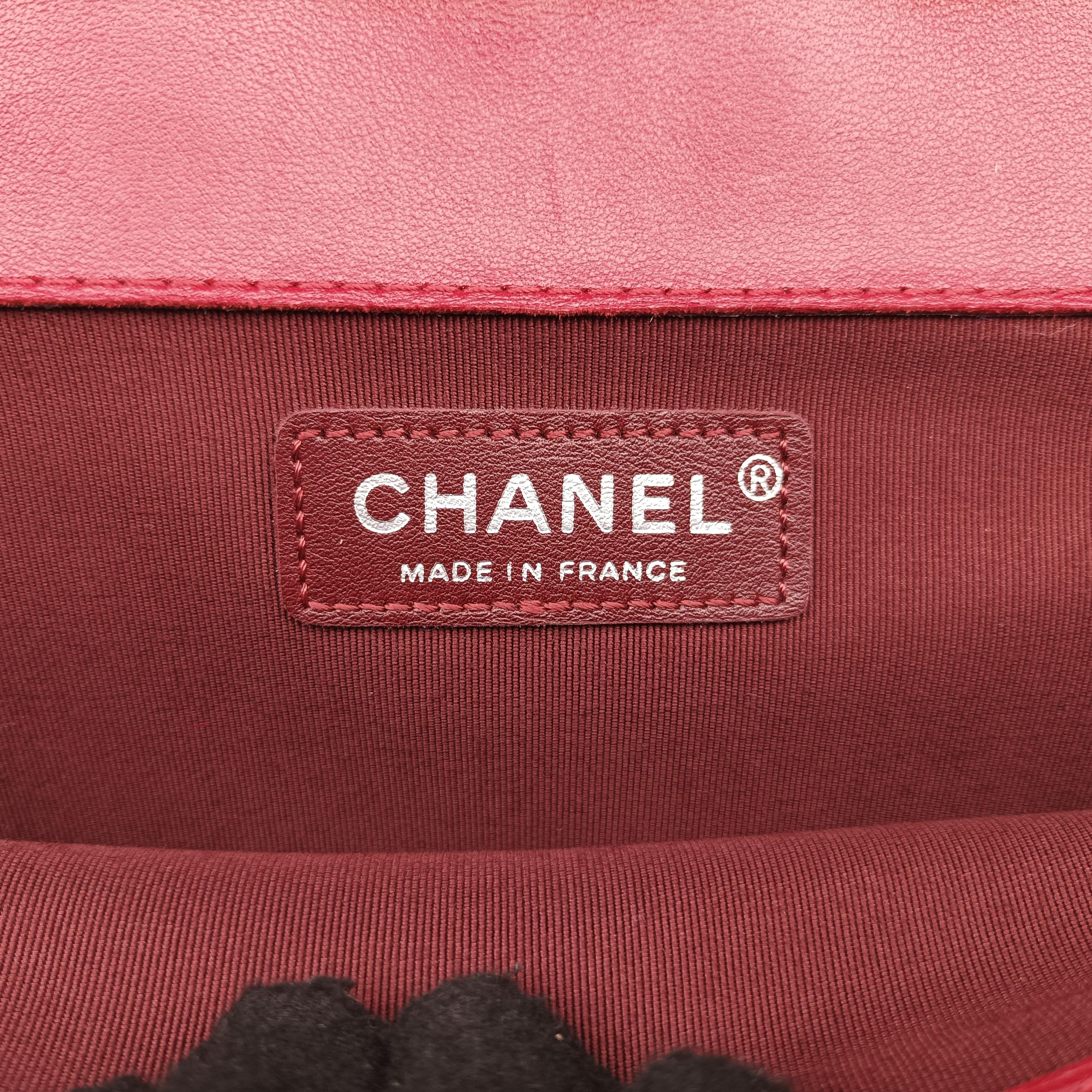 Secondhand Chanel 2.55 Matelasse Red lambskin A65615 shoulderbag | stylenewstar