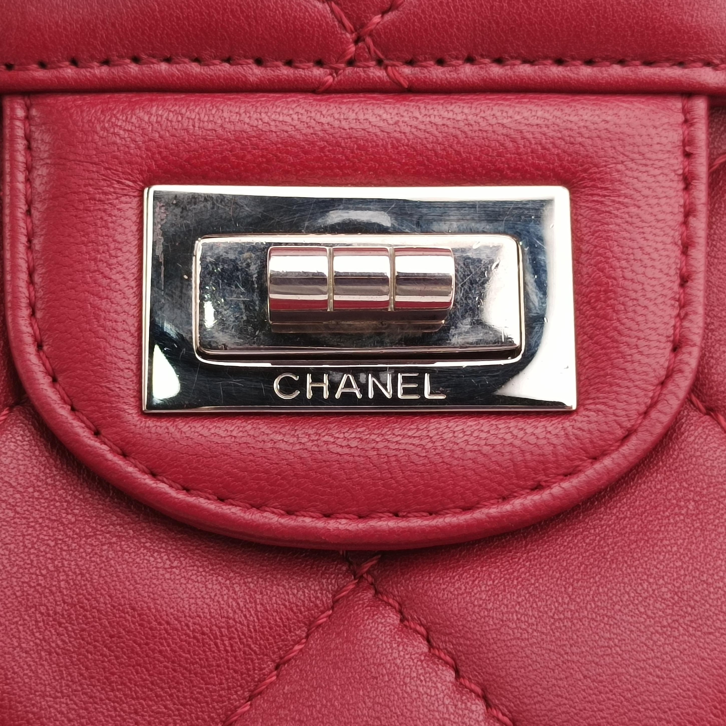 Secondhand Chanel 2.55 Matelasse Red lambskin A65615 shoulderbag | stylenewstar