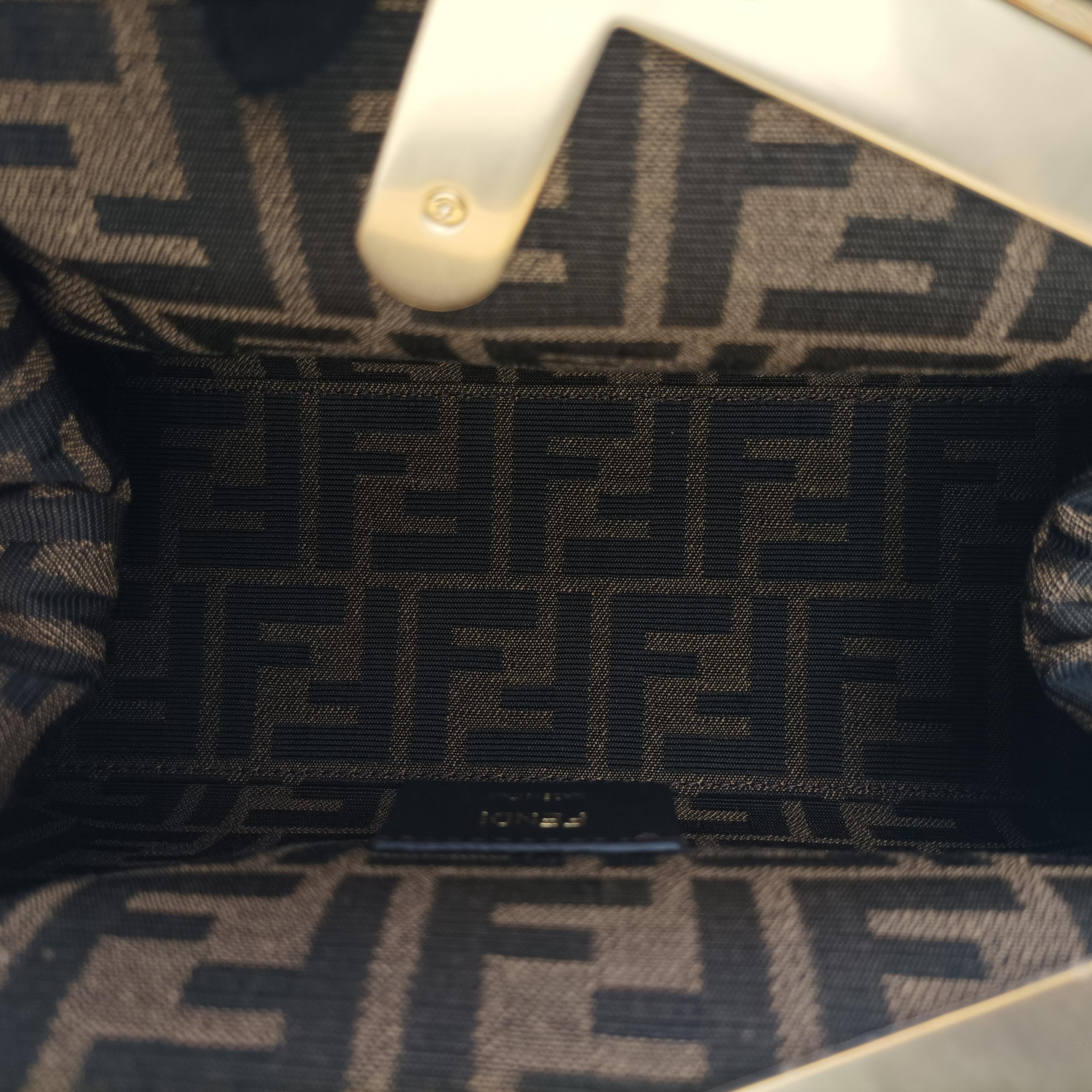 Secondhand Fendi First small Brown Leather 8BP129 shoulderbag | stylenewstar