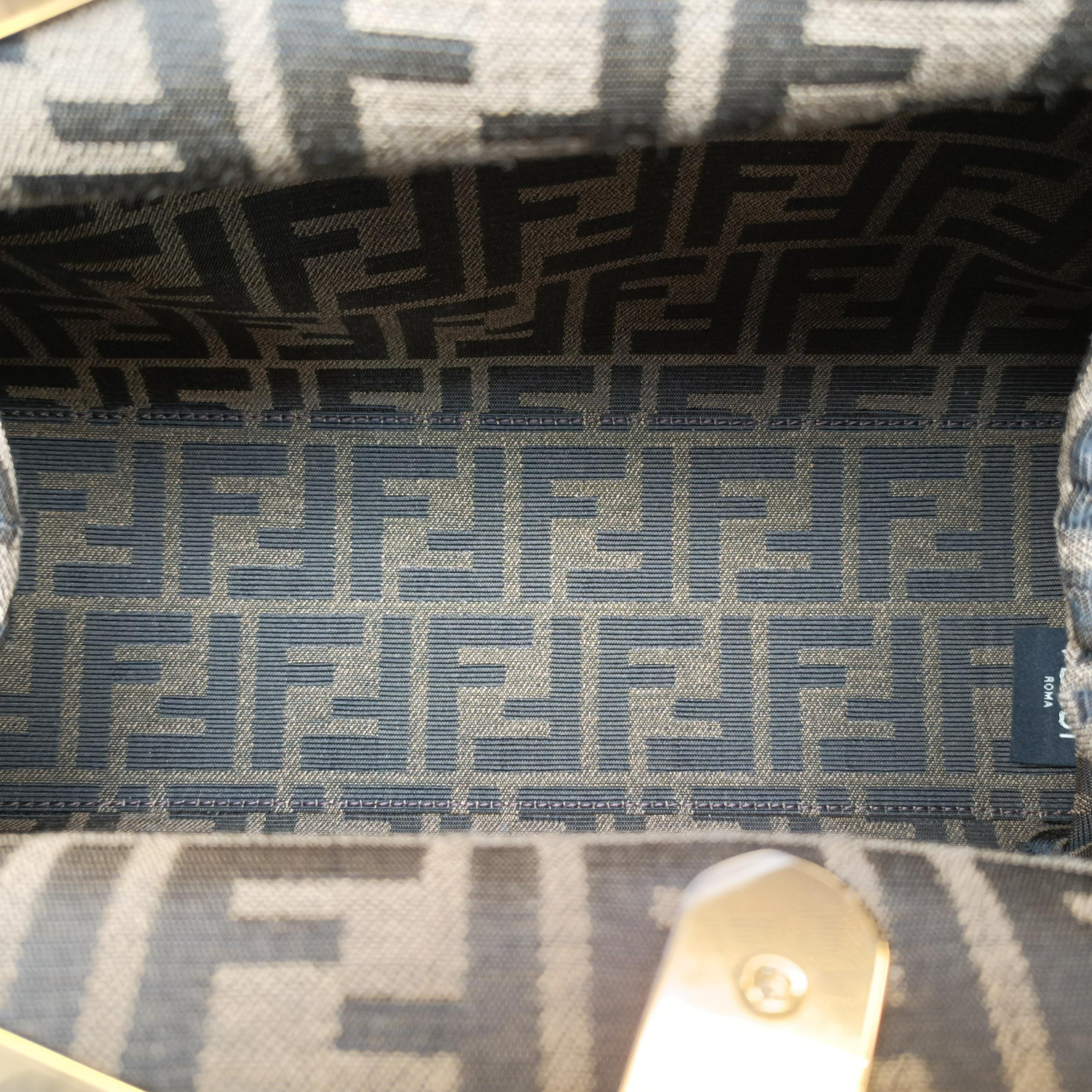 Pre-owned Fendi First middle White Leather 8BP127 shoulderbag | stylenewstar