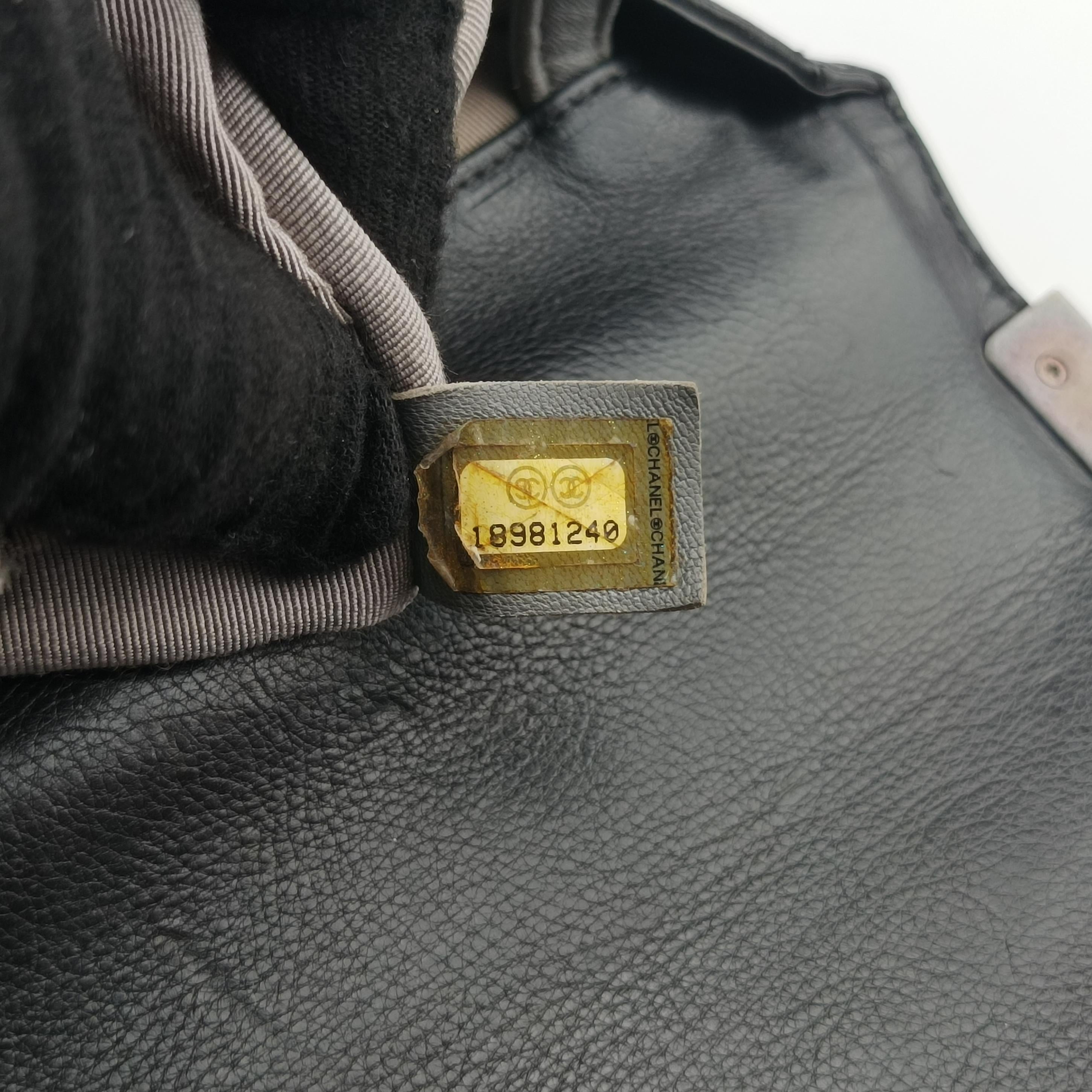 Pre-owned Chanel BOY CHANEL Black leather A92106 shoulderbag | stylenewstar