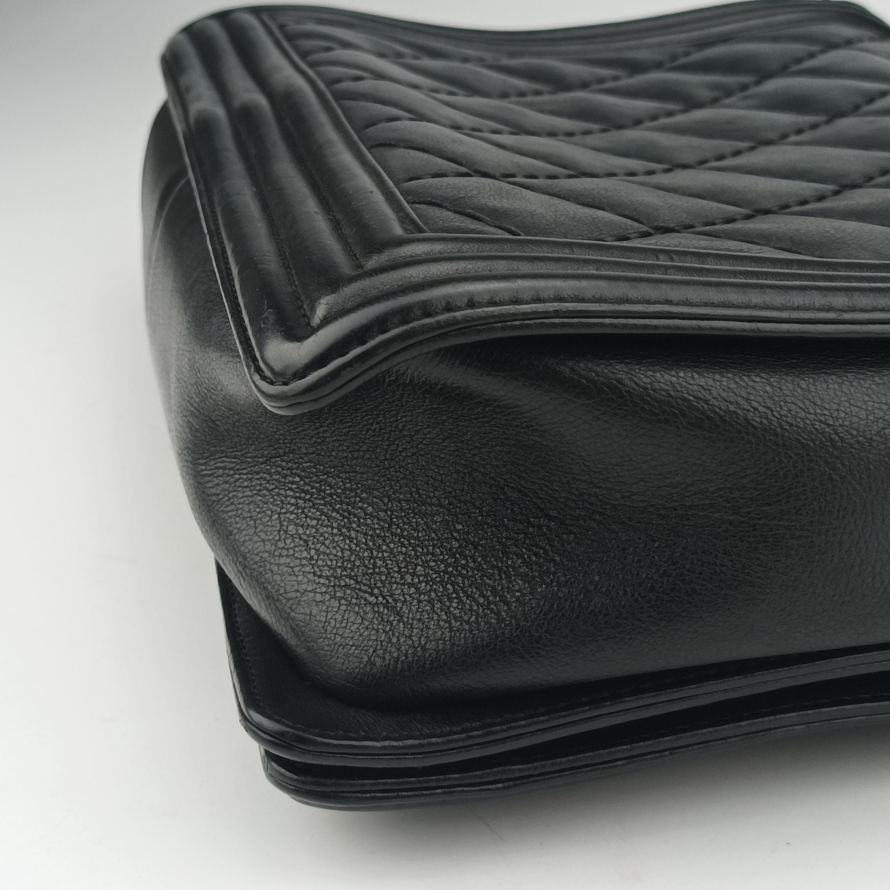 Pre-owned Chanel BOY CHANEL Black leather A92106 shoulderbag | stylenewstar