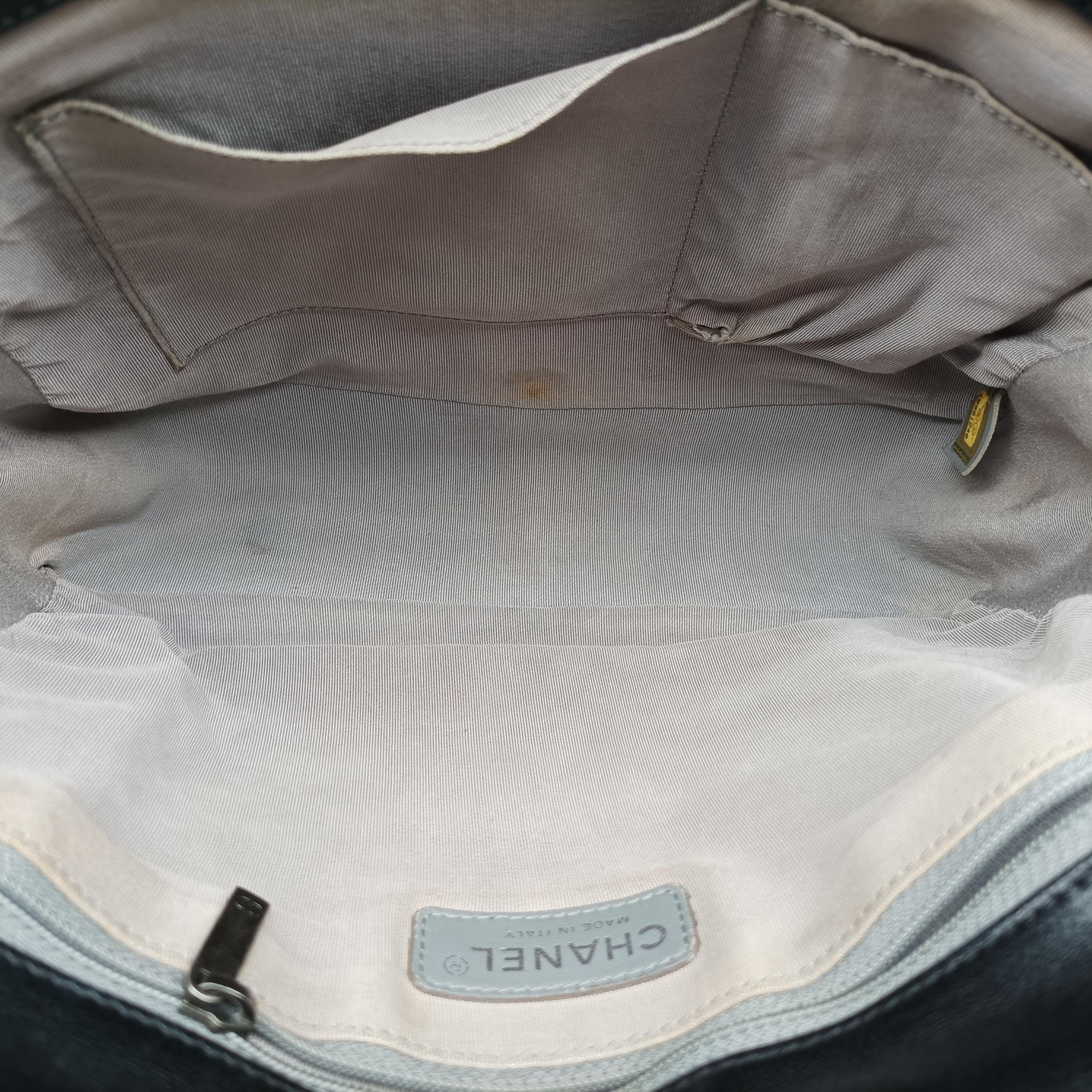 Pre-owned Chanel BOY CHANEL Black leather A92106 shoulderbag | stylenewstar