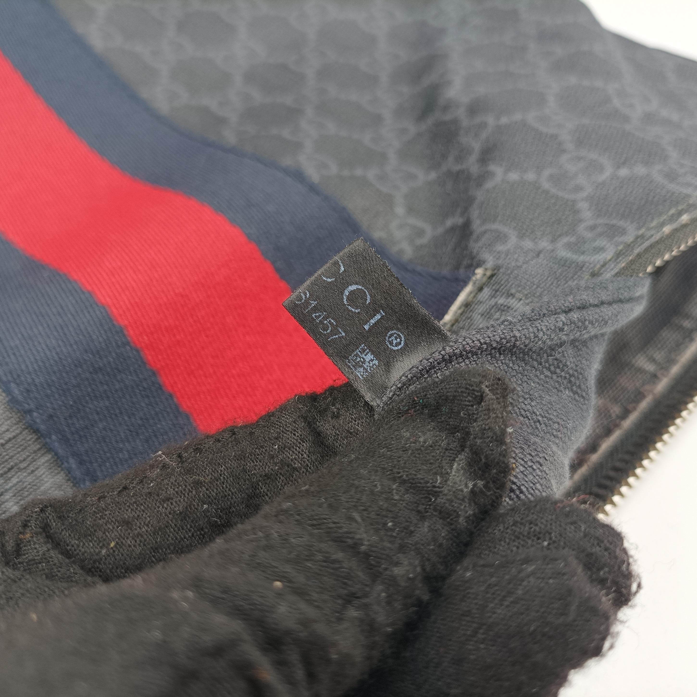 Pre-owned Gucci GG Supreme Shelley Messenger Black×red PVC coated canvas 474139 shoulderbag | stylenewstar