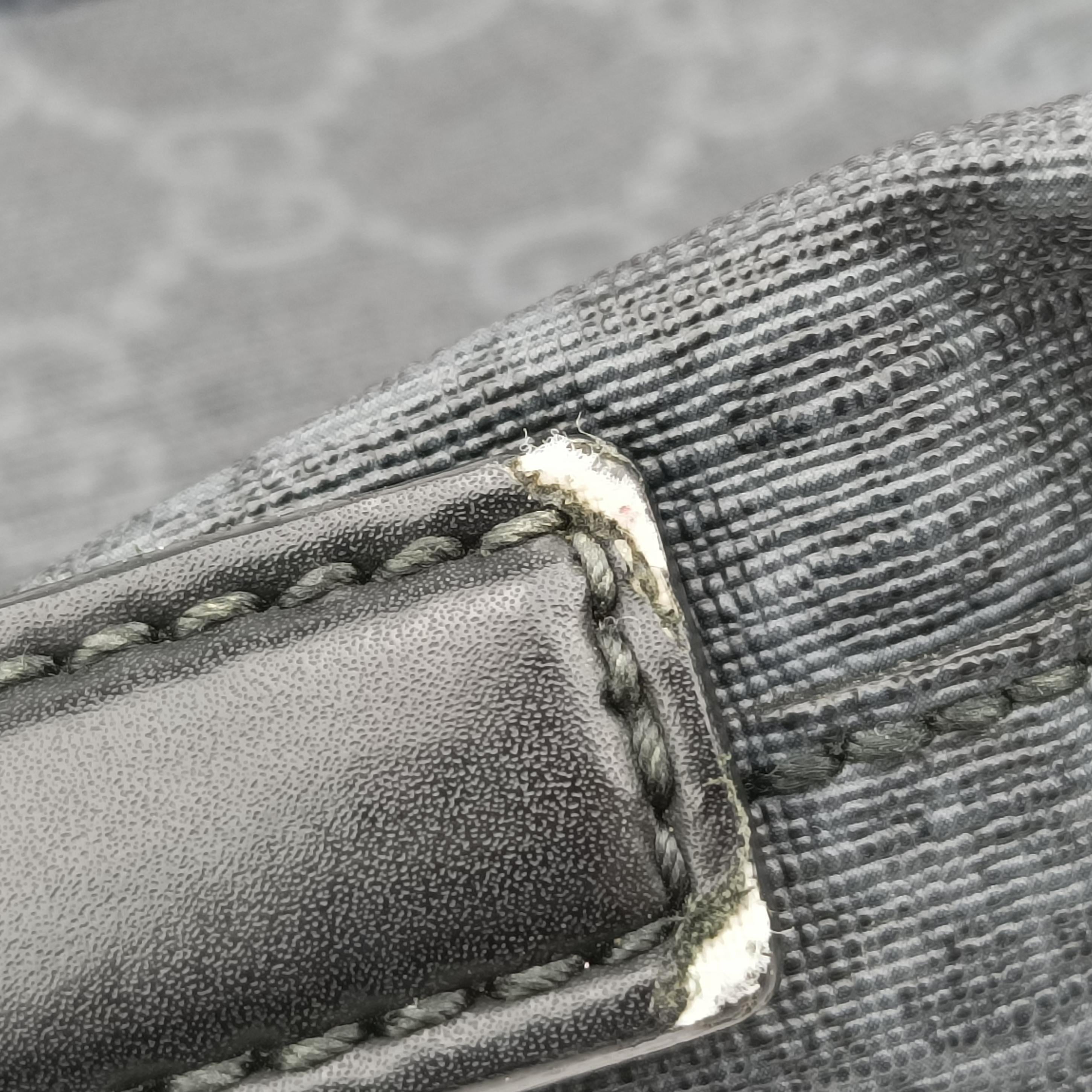 Pre-owned Gucci GG Supreme Shelley Messenger Black×red PVC coated canvas x leather 474139 shoulderbag | stylenewstar