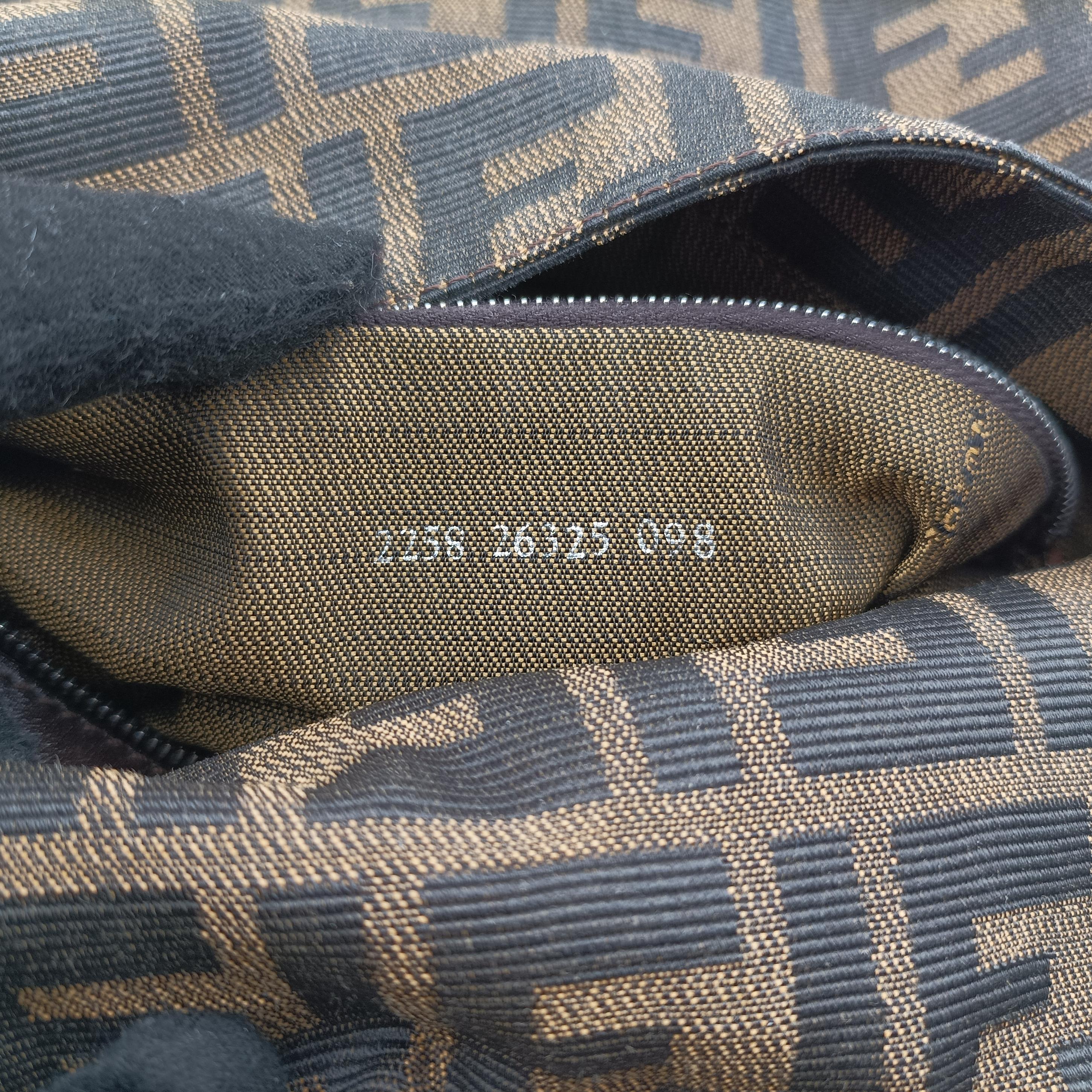 Pre-owned Fendi Mamma Baguette Brown Jacquard 26325 shoulderbag | stylenewstar