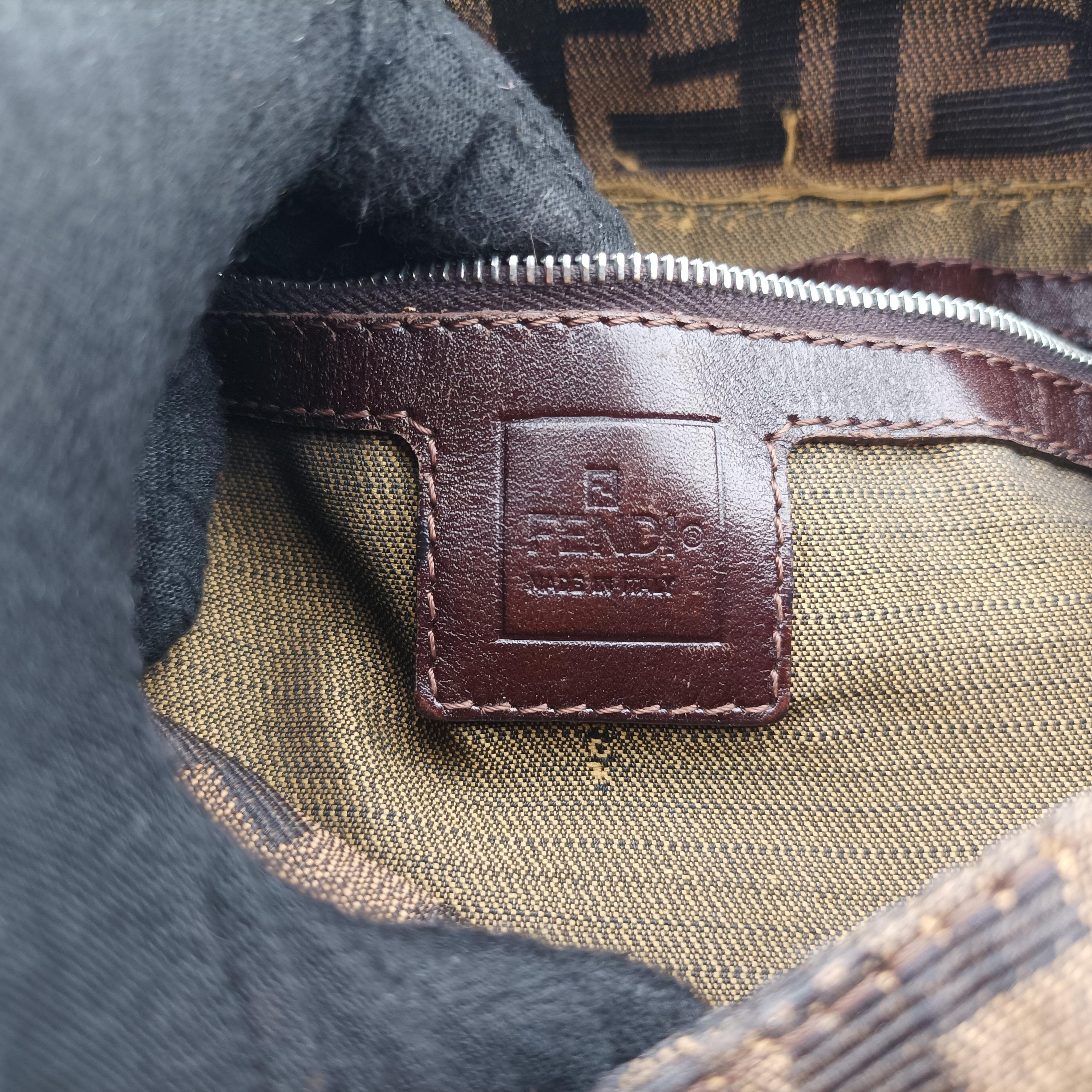 Pre-owned Fendi Mamma Baguette Brown Jacquard  shoulderbag | stylenewstar