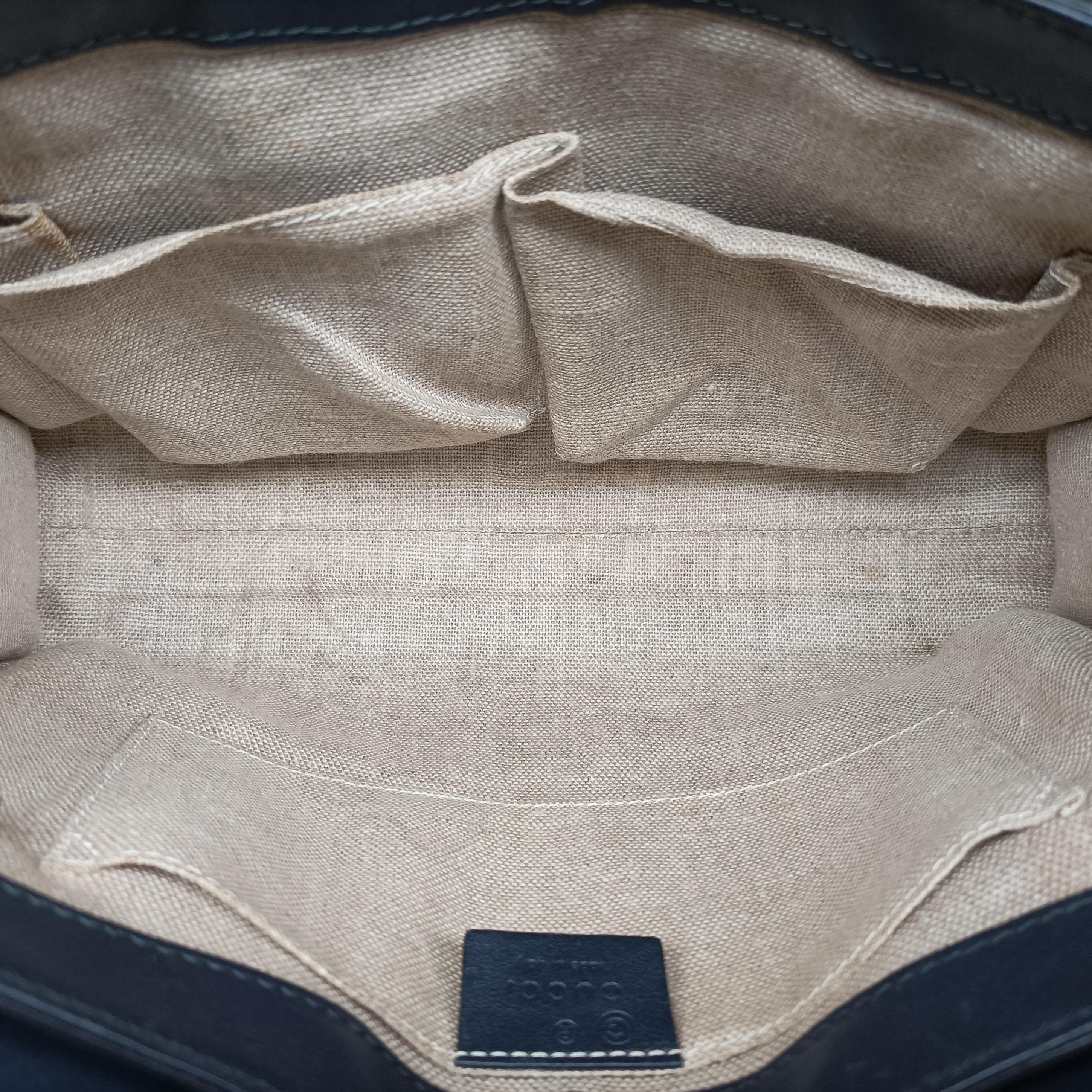 Pre-owned Gucci Emily Black Leather 449635 shoulderbag | stylenewstar