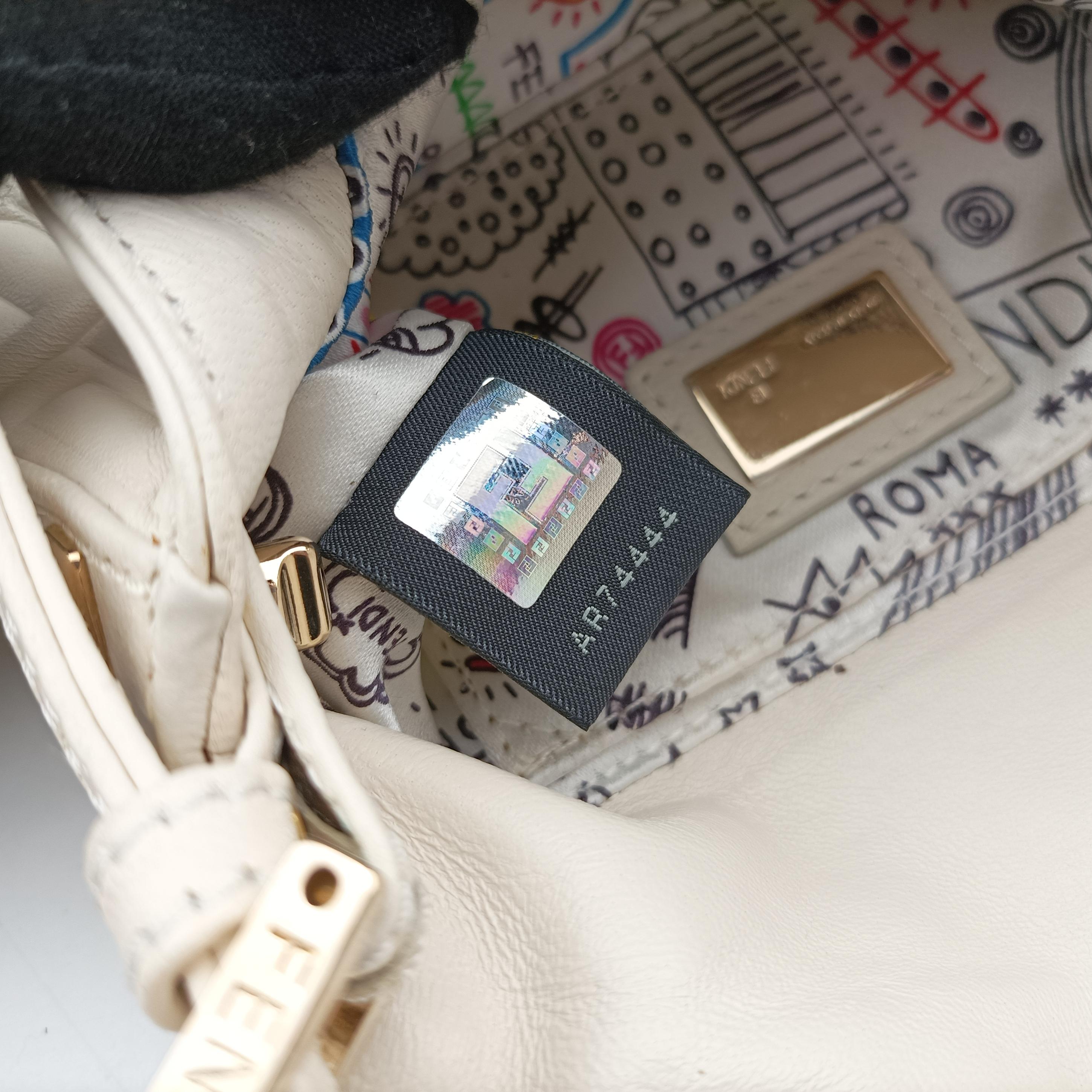 Pre-owned Fendi BAGUETTE White Leather 8BK060 shoulderbag | stylenewstar