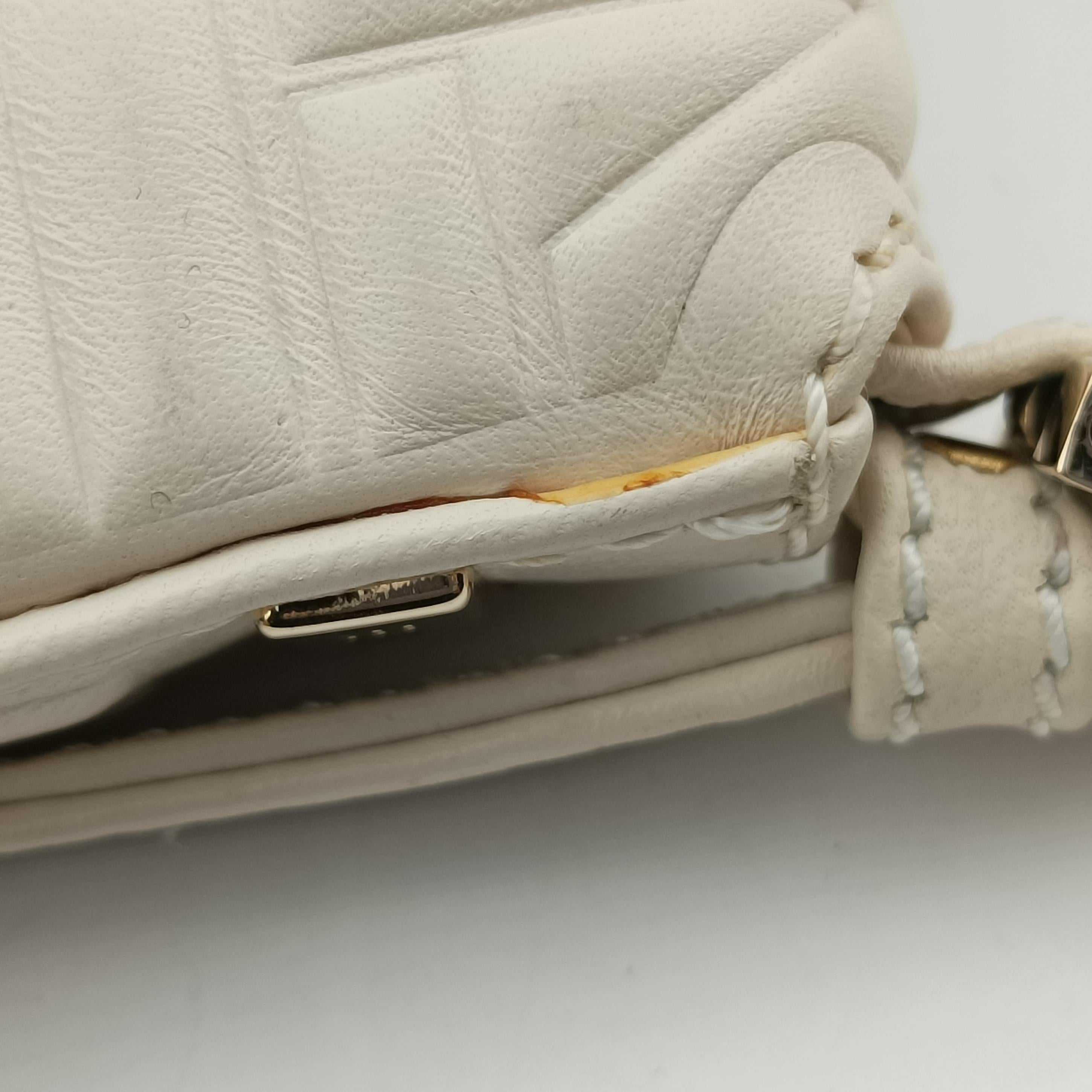 Pre-owned Fendi BAGUETTE White Leather 8BK060 shoulderbag | stylenewstar