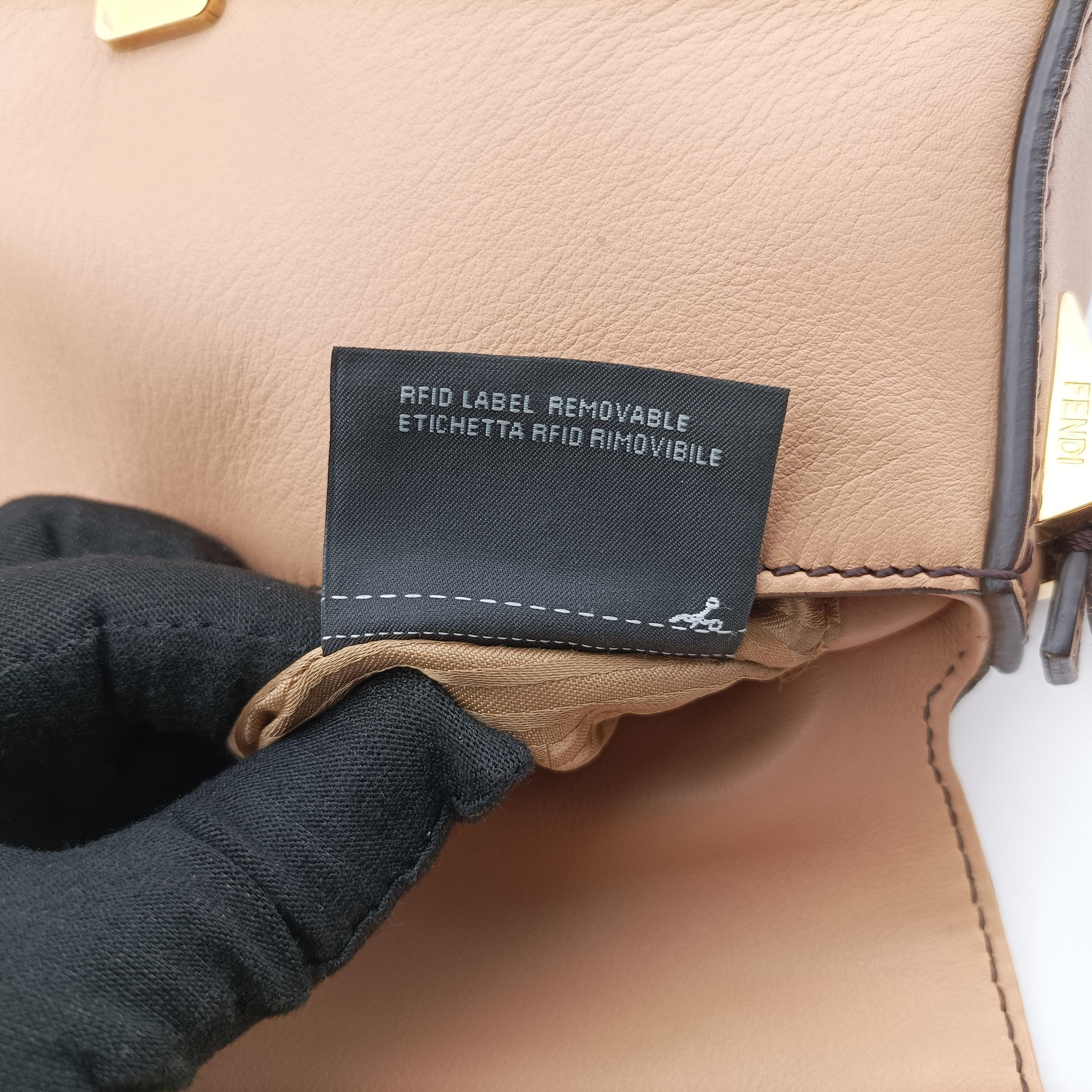 Pre-owned Fendi Baguette Beige Leather 8BR180 shoulderbag | stylenewstar