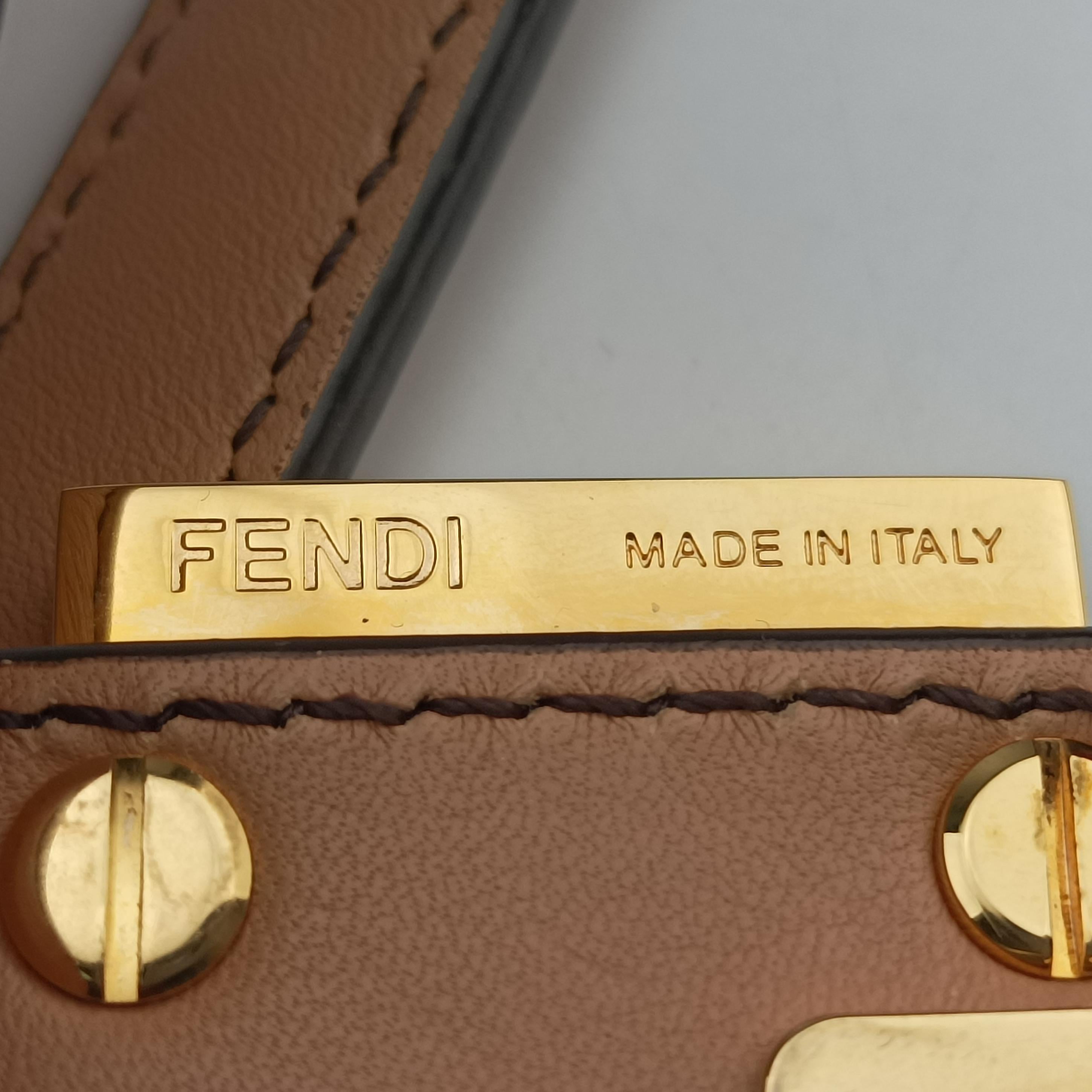 Pre-owned Fendi Baguette Beige Leather 8BR180 shoulderbag | stylenewstar