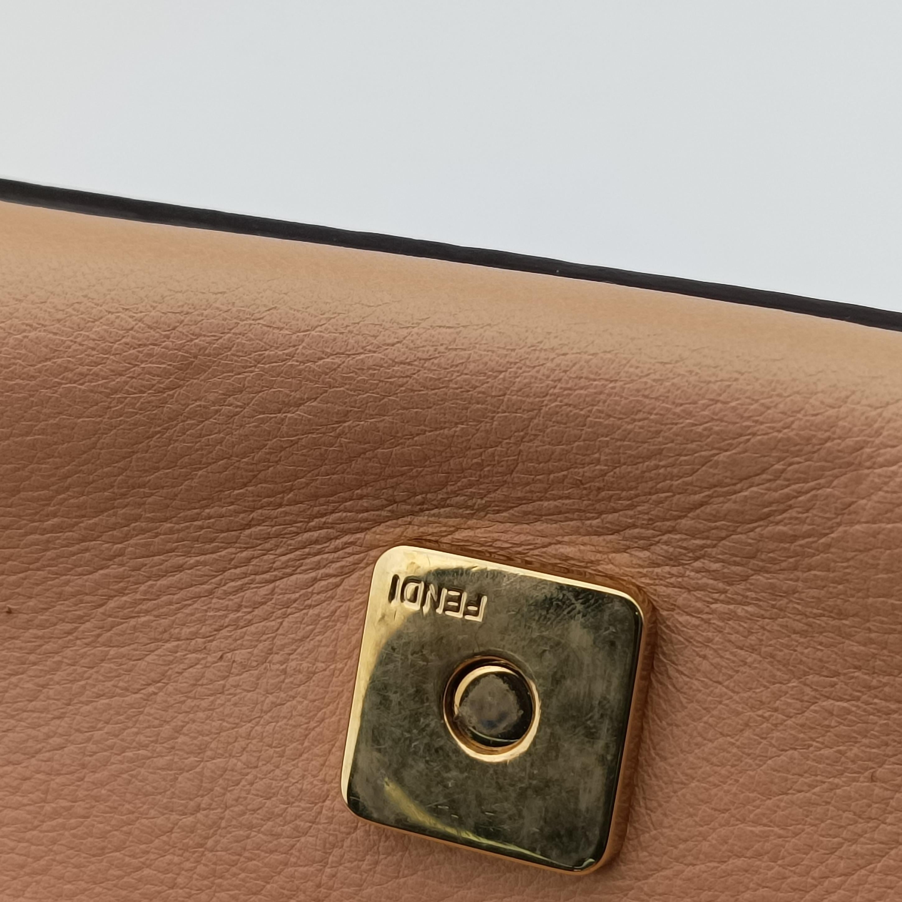 Pre-owned Fendi Baguette Beige Leather 8BR180 shoulderbag | stylenewstar