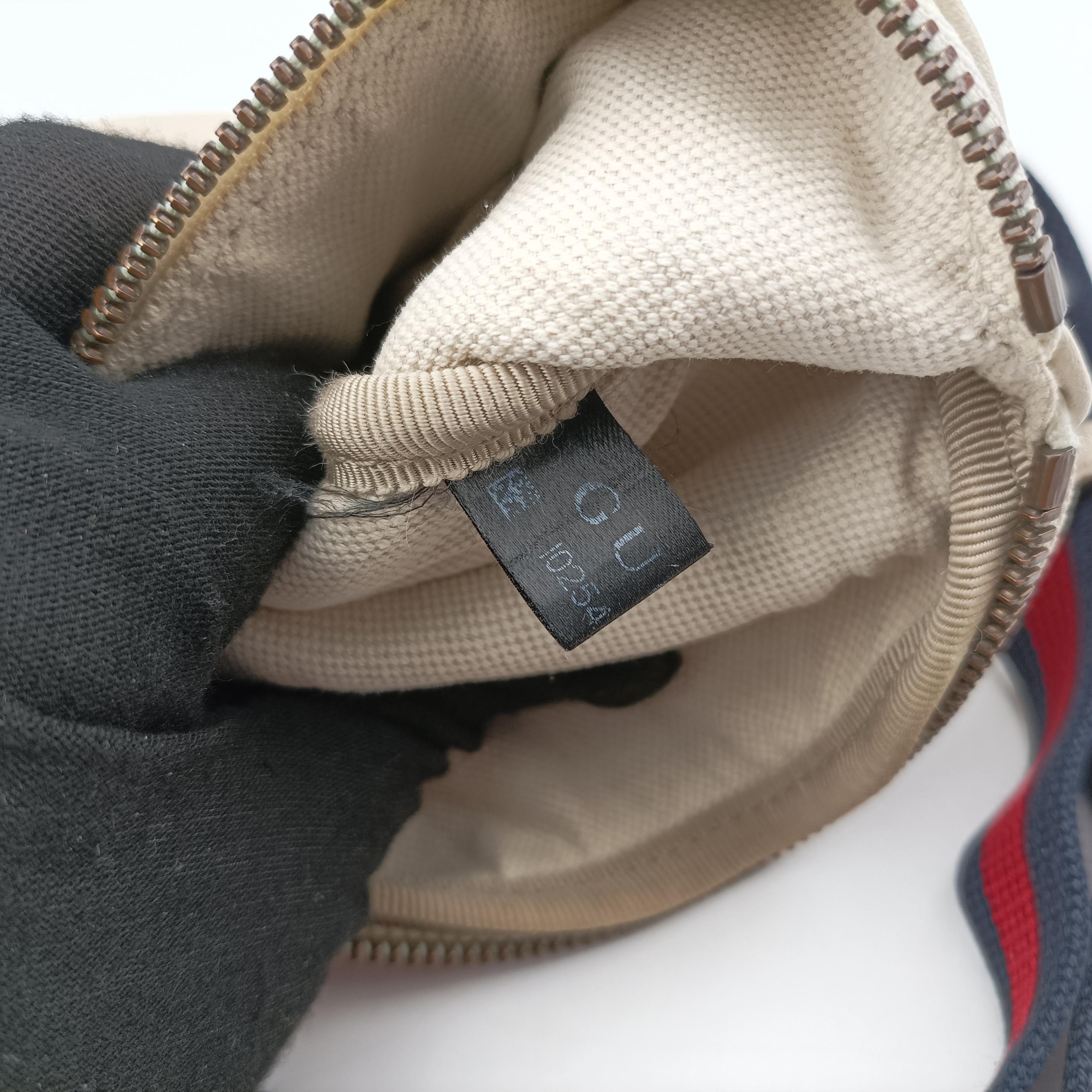 Vintage Gucci Gucci print White Leather 527792 bum bag/waist bag | stylenewstar