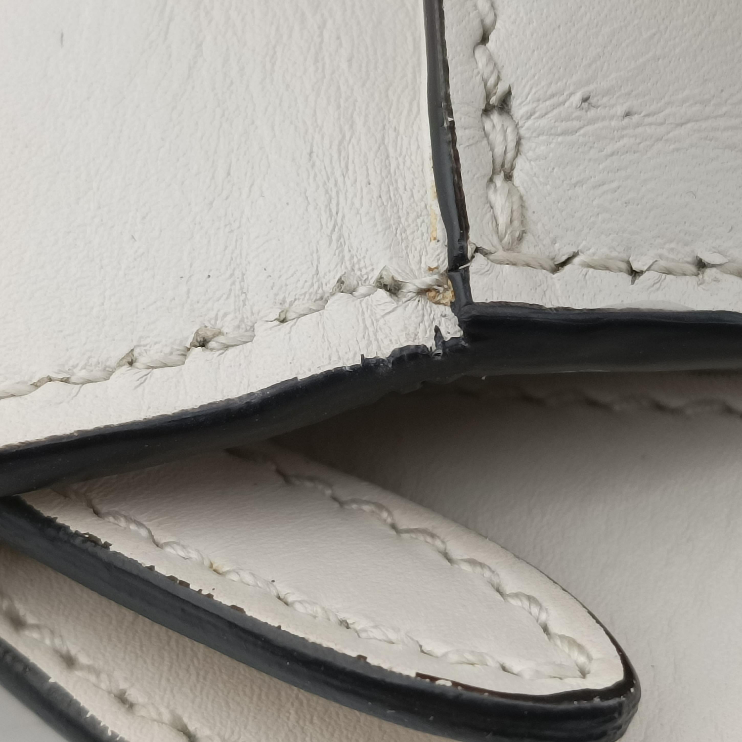 Pre-owned Gucci Sylvie White Leather 421882 shoulderbag | stylenewstar