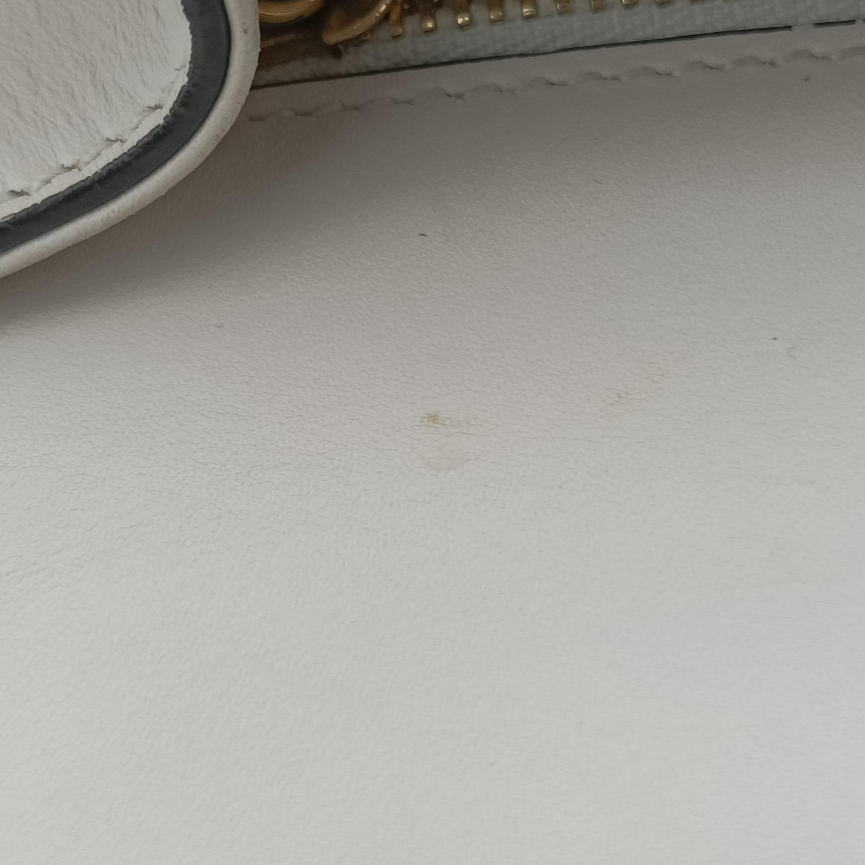 Pre-owned Gucci Sylvie White Leather 421882 shoulderbag | stylenewstar