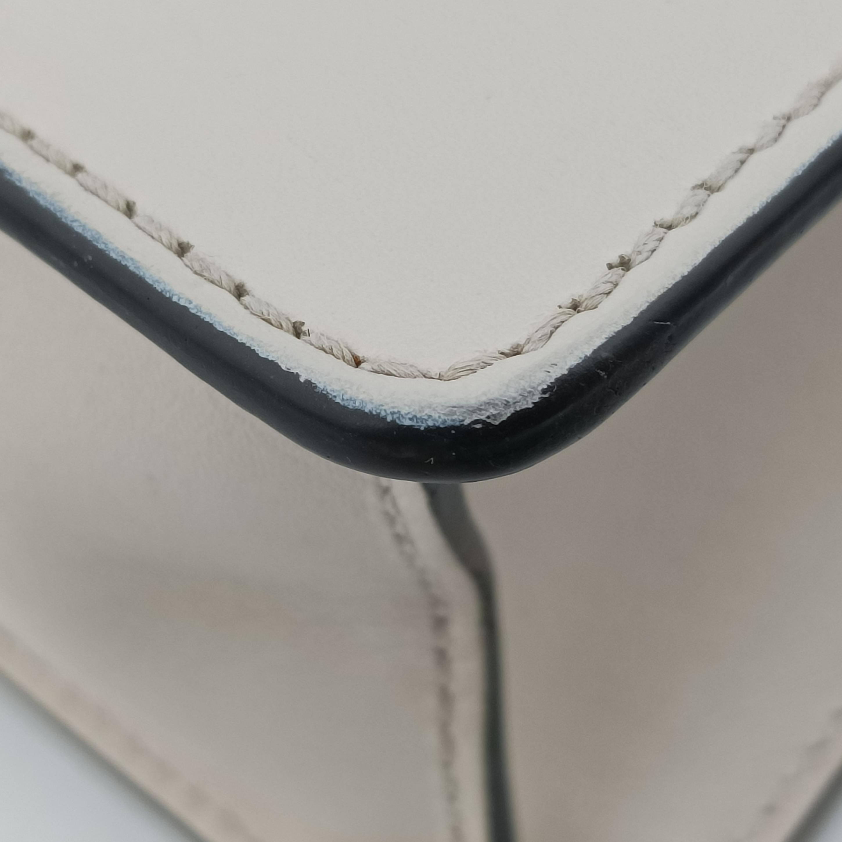 Pre-owned Gucci Sylvie White Leather 421882 shoulderbag | stylenewstar