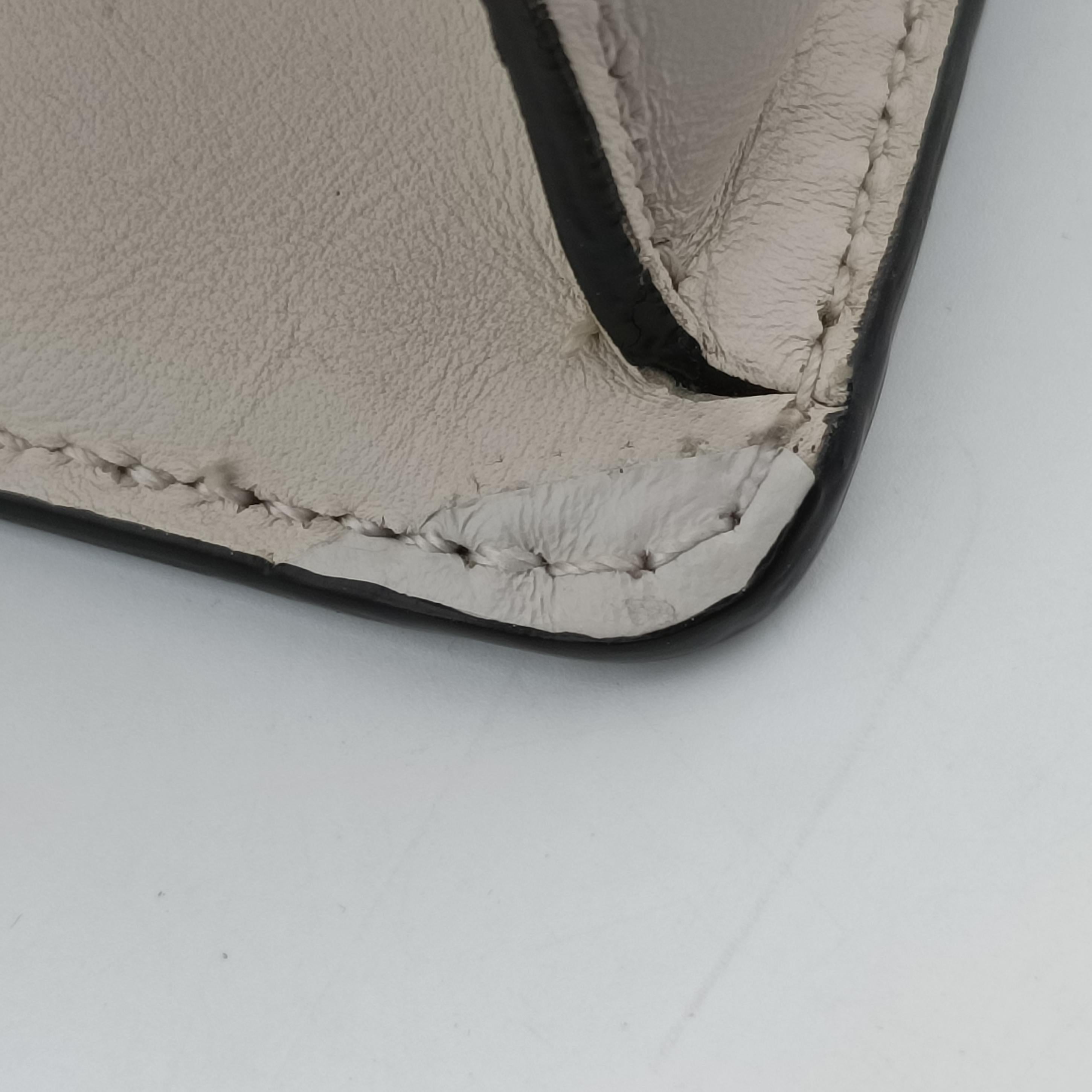 Pre-owned Gucci Sylvie White Leather 421882 shoulderbag | stylenewstar