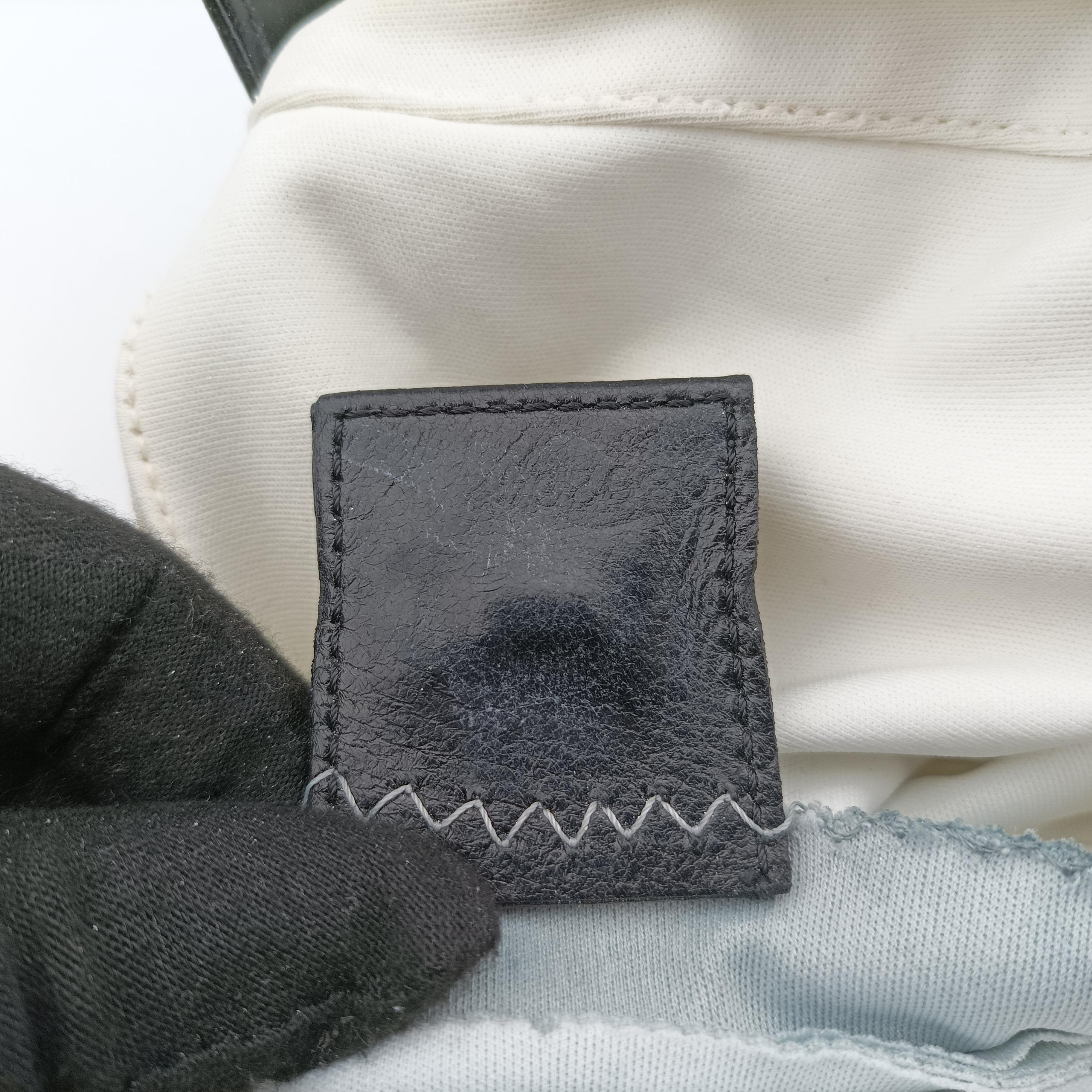 Pre-owned Fendi Baguette White silk 26424 shoulderbag | stylenewstar