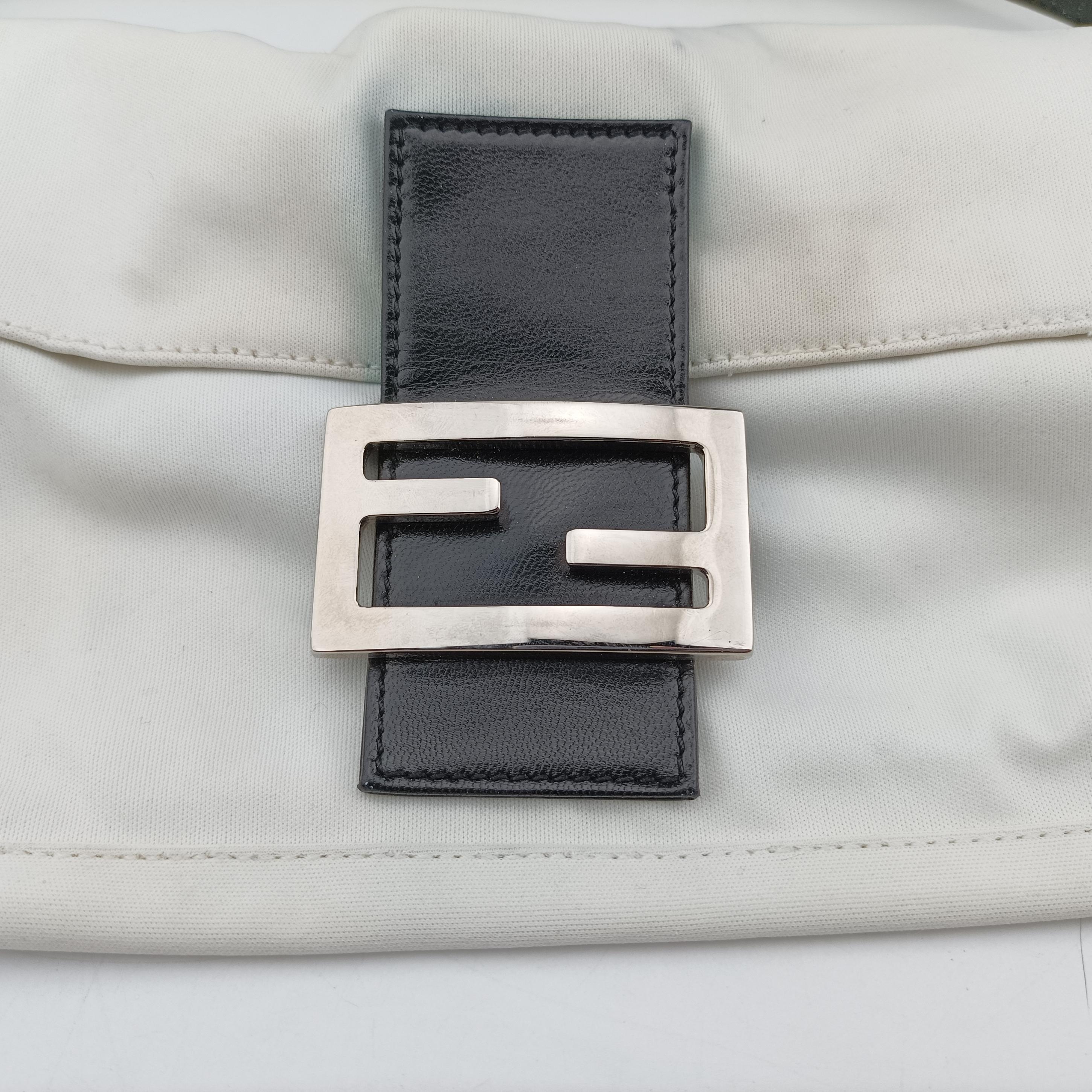 Pre-owned Fendi Baguette White silk 26424 shoulderbag | stylenewstar