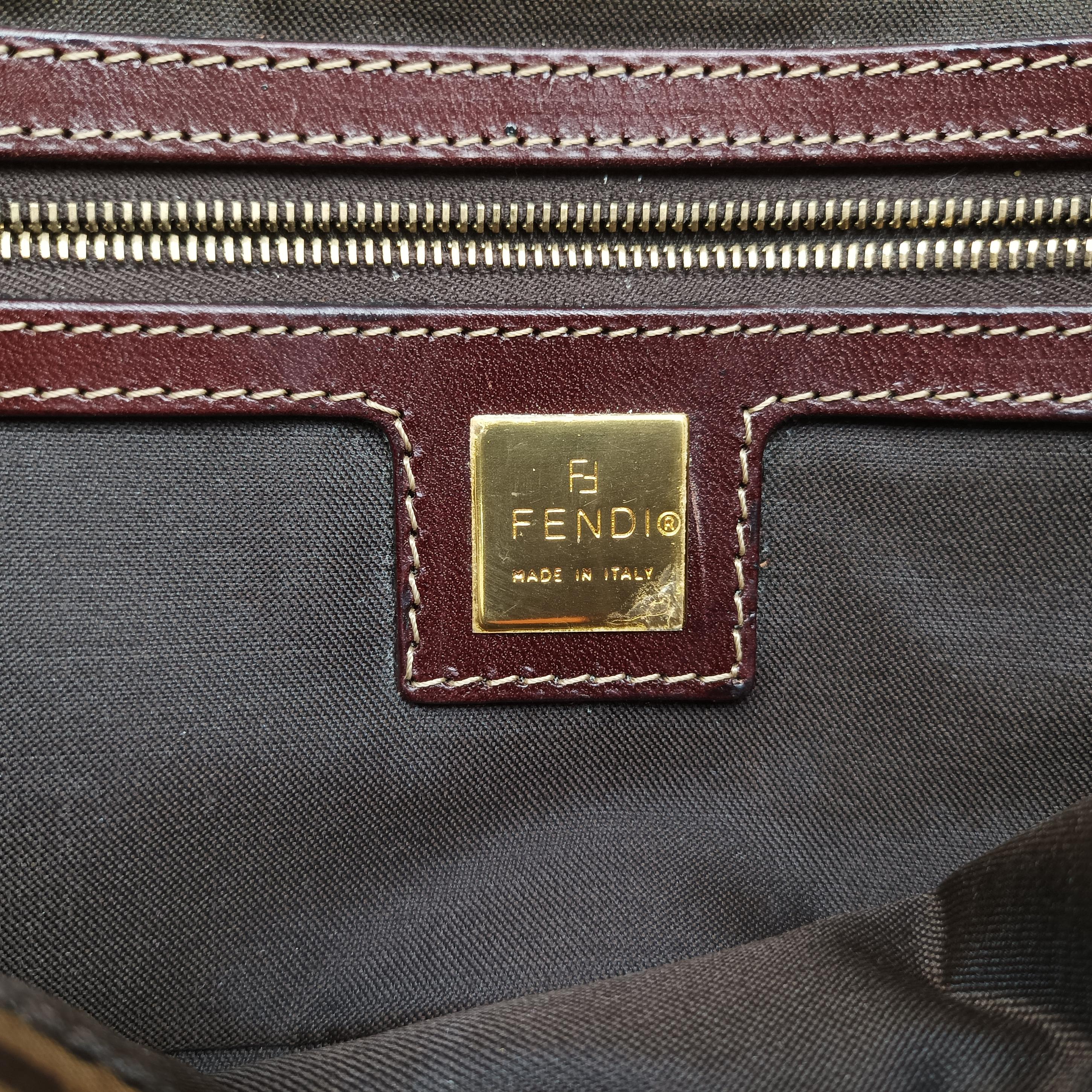 Pre-owned Fendi Mamma Baguette Brown Patent 26725 shoulderbag | stylenewstar