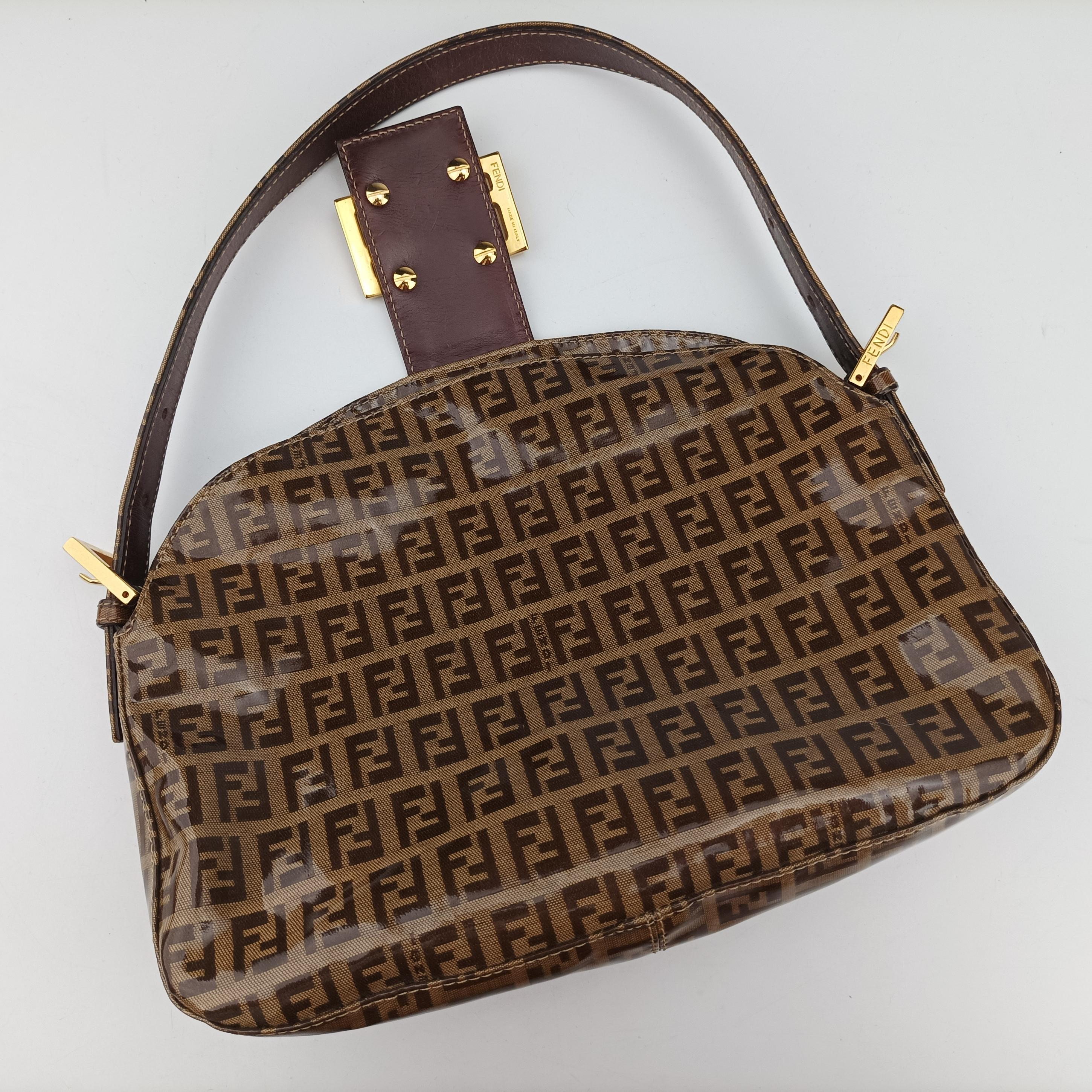 Pre-owned Fendi Mamma Baguette Brown Patent 26725 shoulderbag | stylenewstar