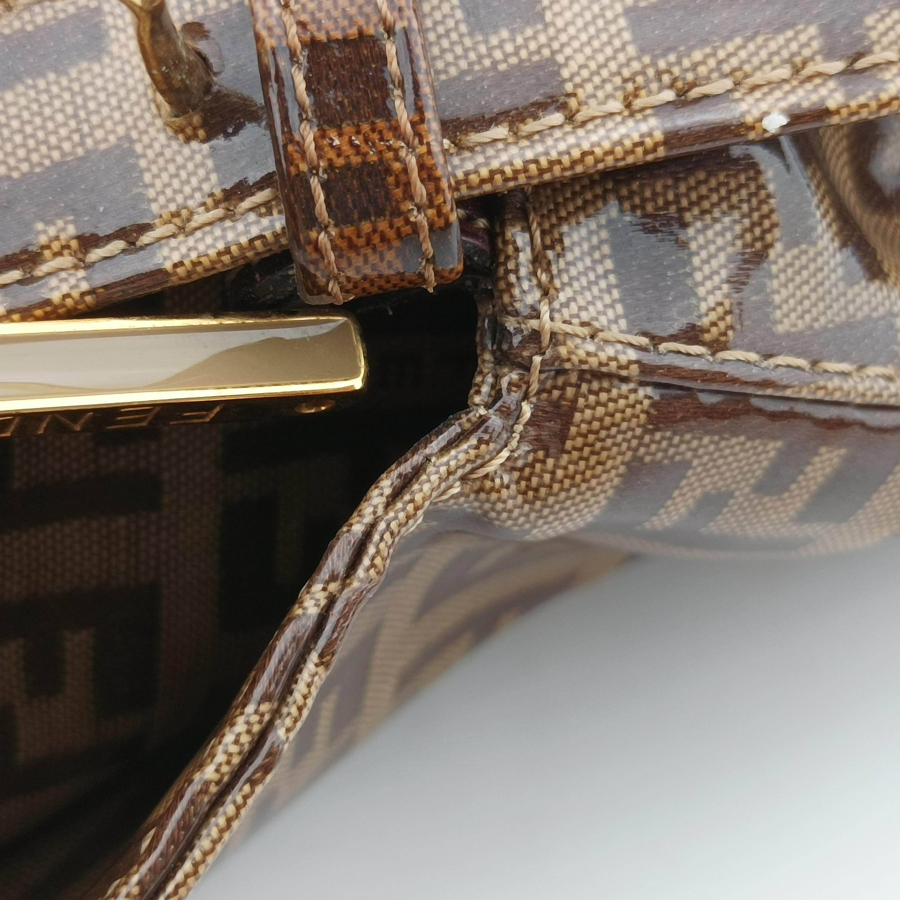 Pre-owned Fendi Mamma Baguette Brown Patent 26725 shoulderbag | stylenewstar