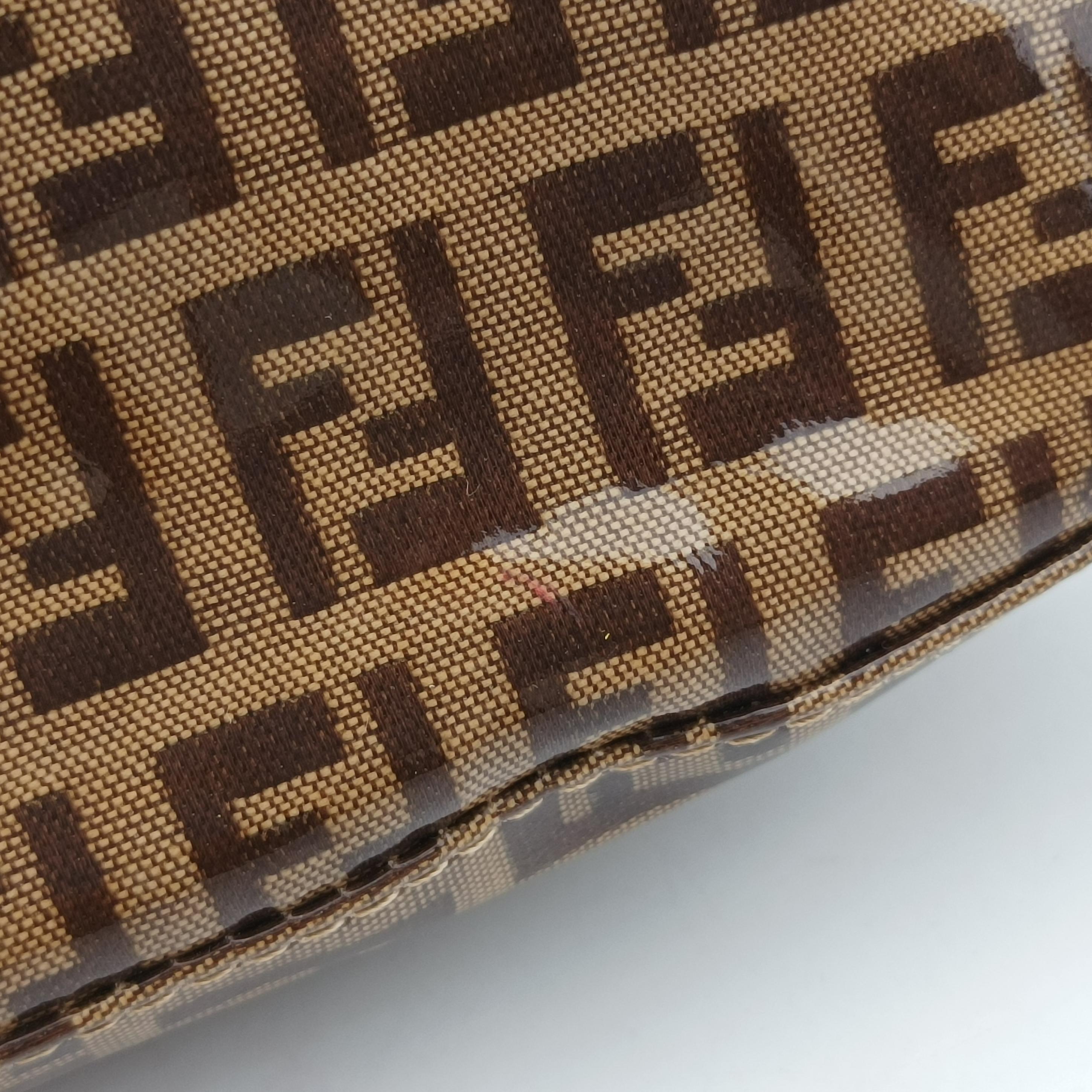 Pre-owned Fendi Mamma Baguette Brown Patent 26725 shoulderbag | stylenewstar