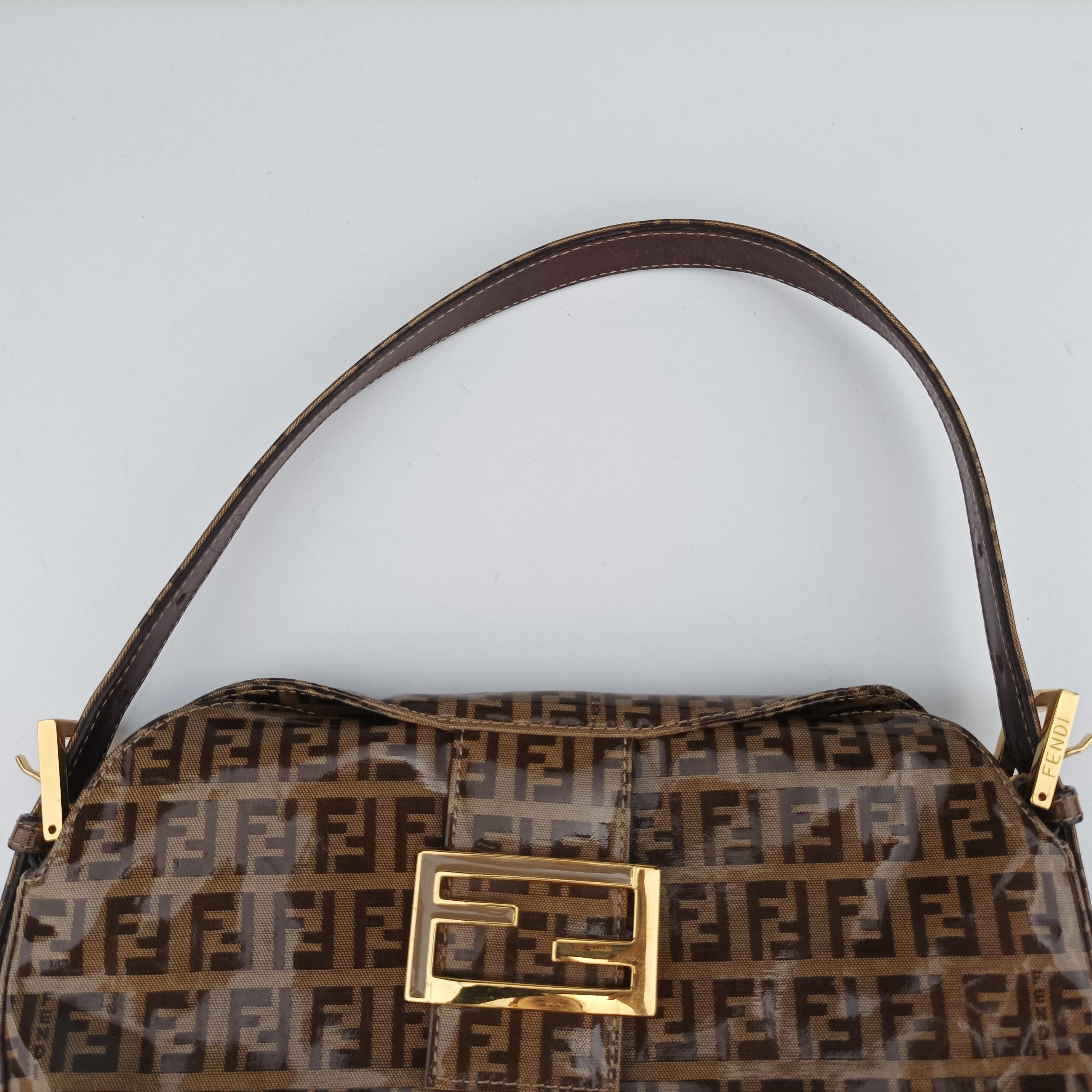 Pre-owned Fendi Mamma Baguette Brown Patent 26725 shoulderbag | stylenewstar