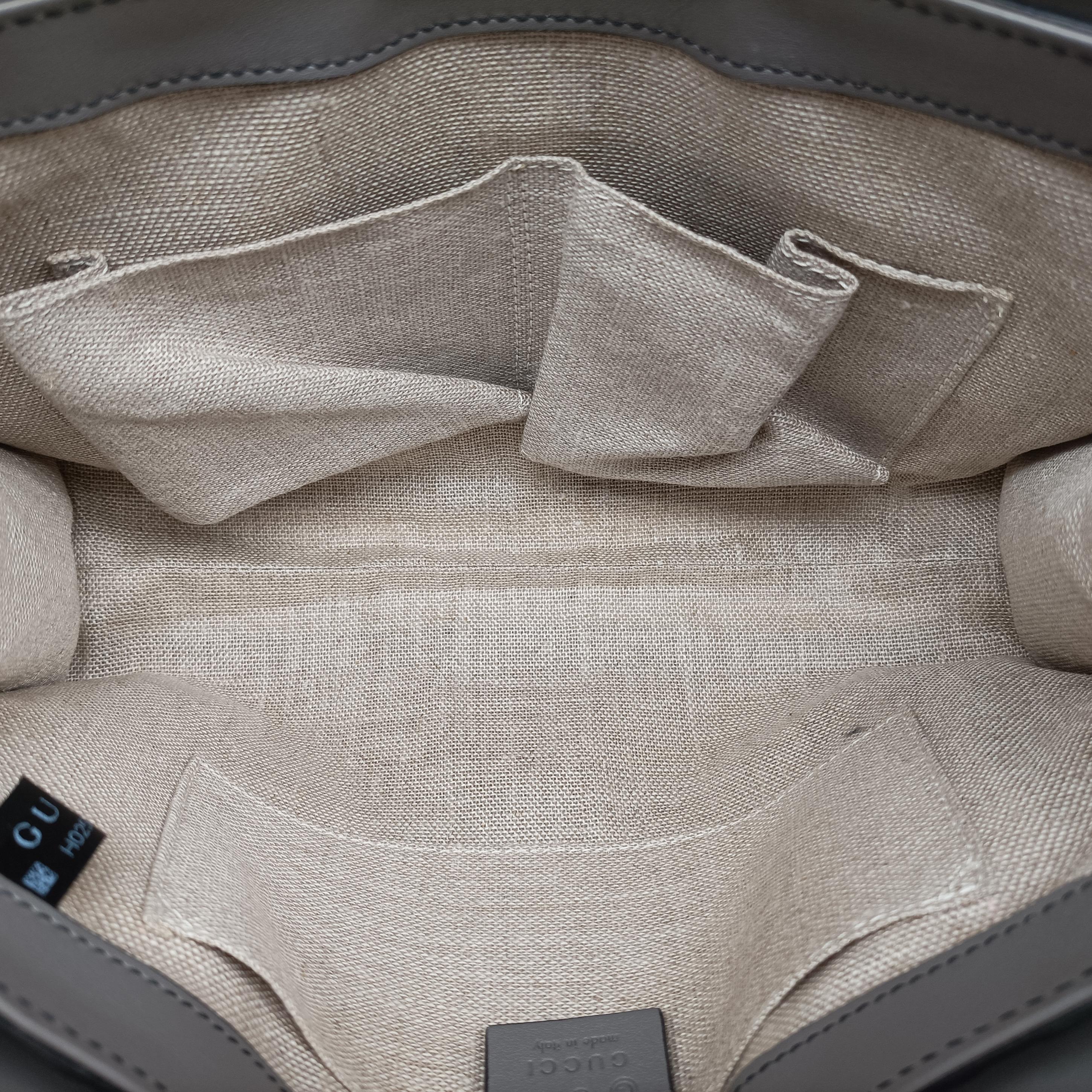 Pre-owned Gucci Emily Grey Leather 449635 shoulderbag | stylenewstar