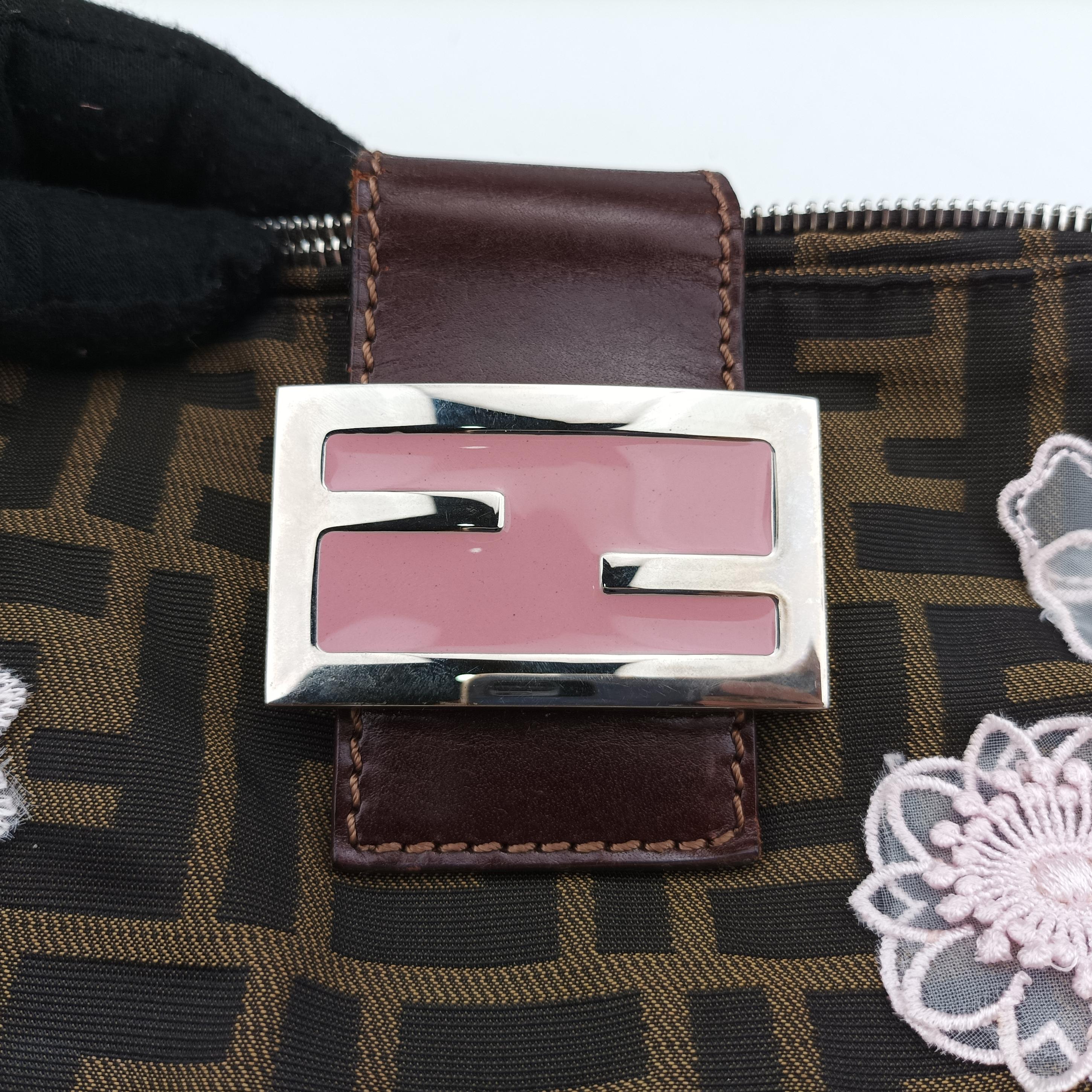 Pre-owned Fendi Zucca Mamma Baguette Brown Canvas x Leather 26685 shoulderbag | stylenewstar