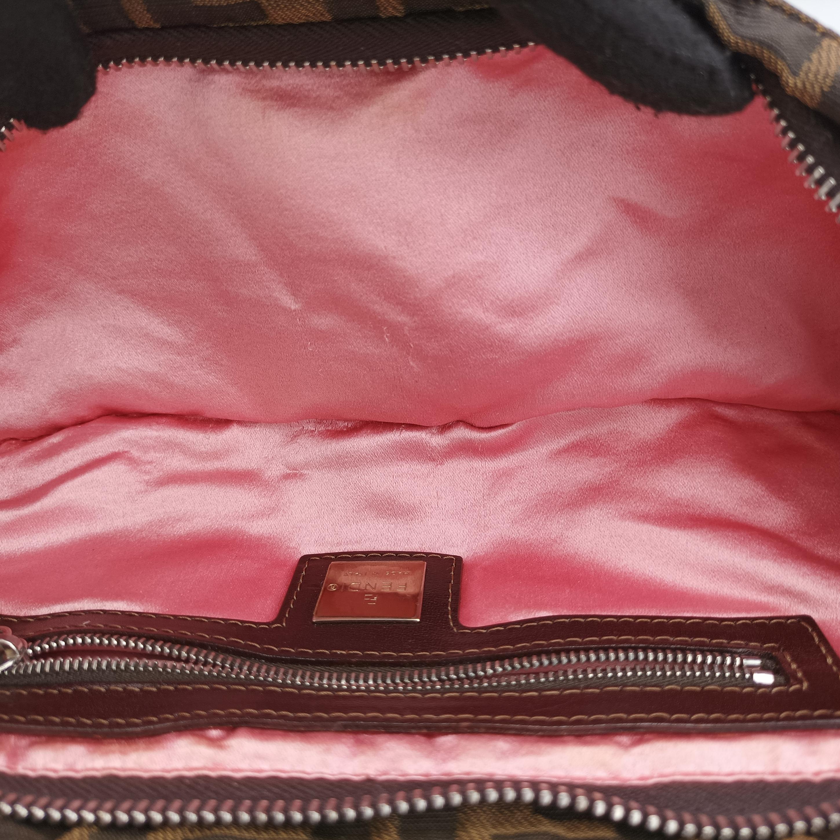 Pre-owned Fendi Zucca Mamma Baguette Brown Canvas x Leather 26685 shoulderbag | stylenewstar