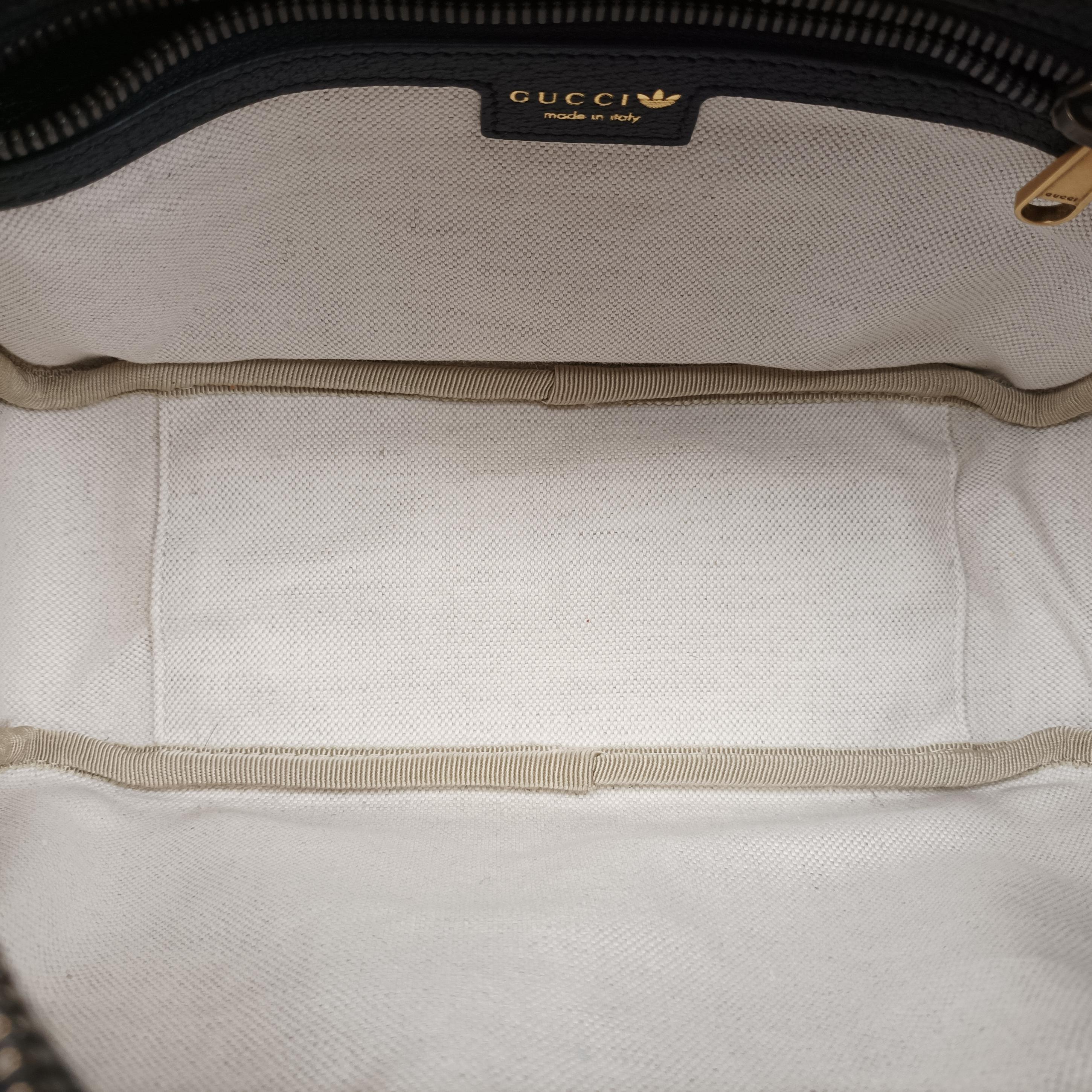 Pre-owned Gucci Adidas collaboration Red x Black x White x Multicolor PVC coated canvas 702427 shoulderbag | stylenewstar