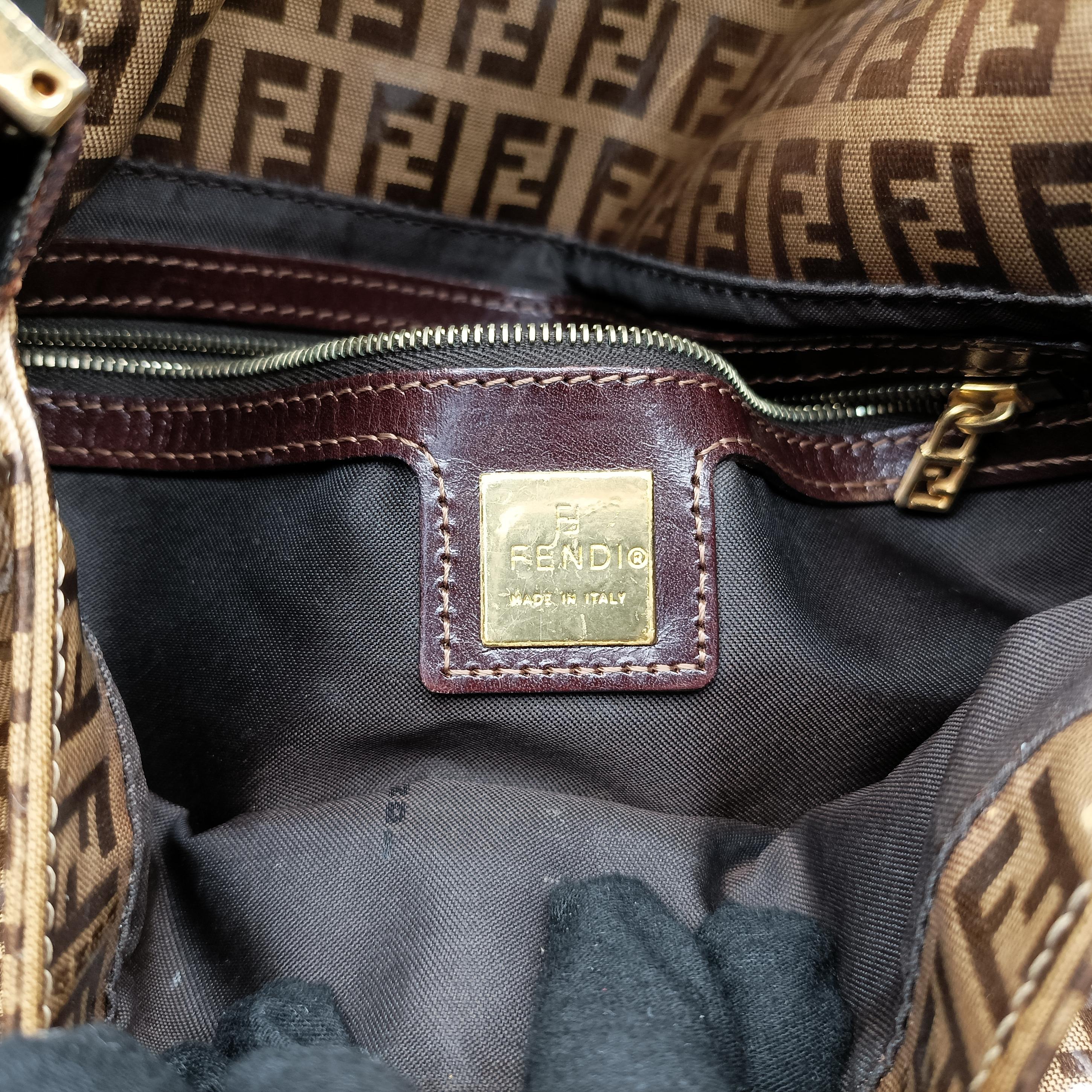 Pre-owned Fendi Mamma Baguette Brown Patent Leather 33492 shoulderbag | stylenewstar